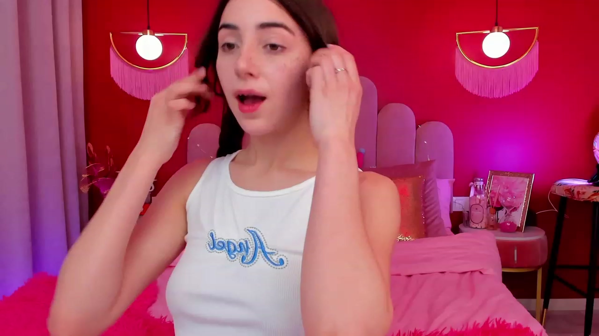 Gallery image thumbnail from ElsaYoung's myfreecams stream on, 04/13/2023, 14:23 image 18 of 20
