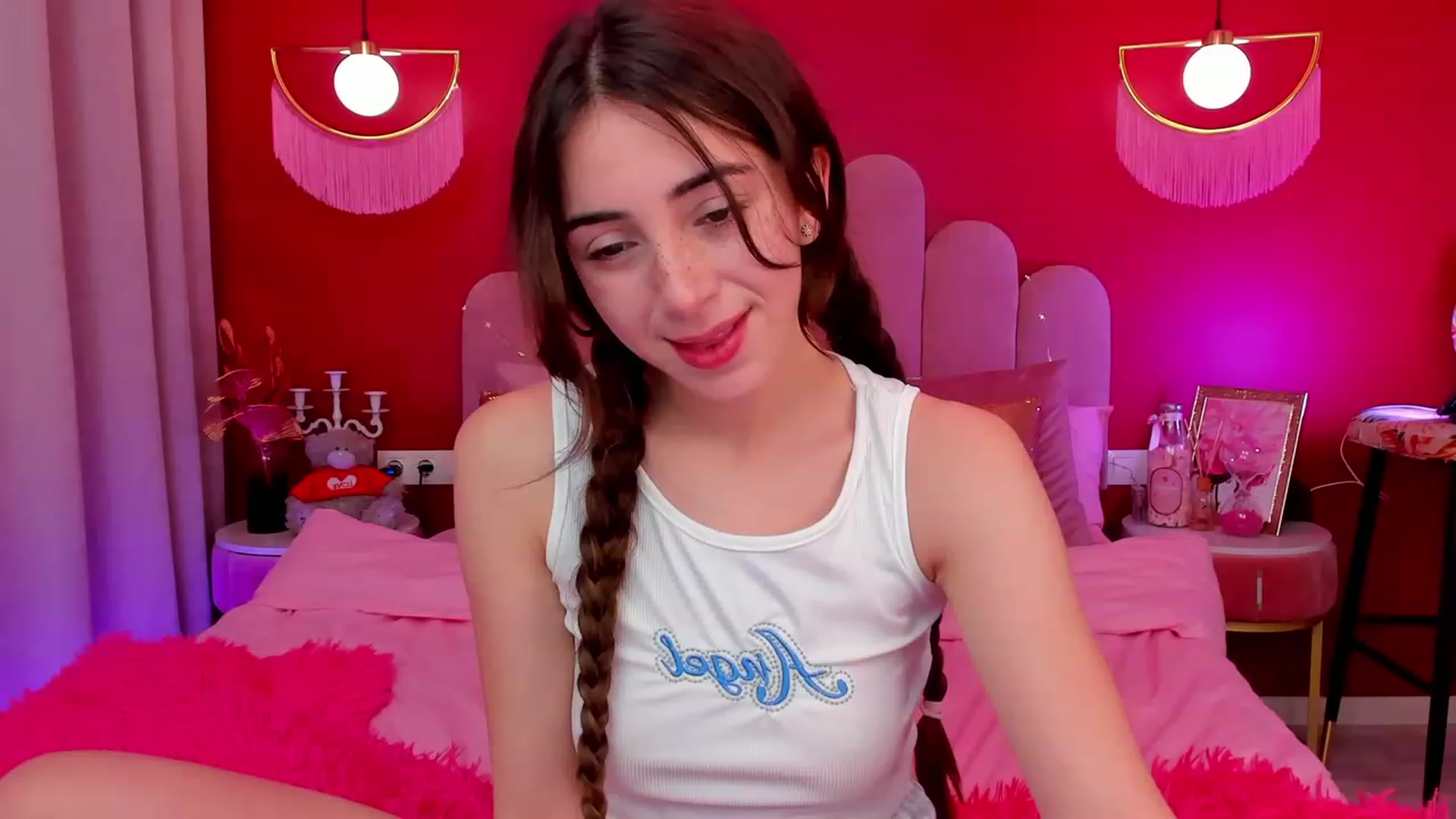 Gallery image thumbnail from ElsaYoung's myfreecams stream on, 04/13/2023, 14:23 image 19 of 20