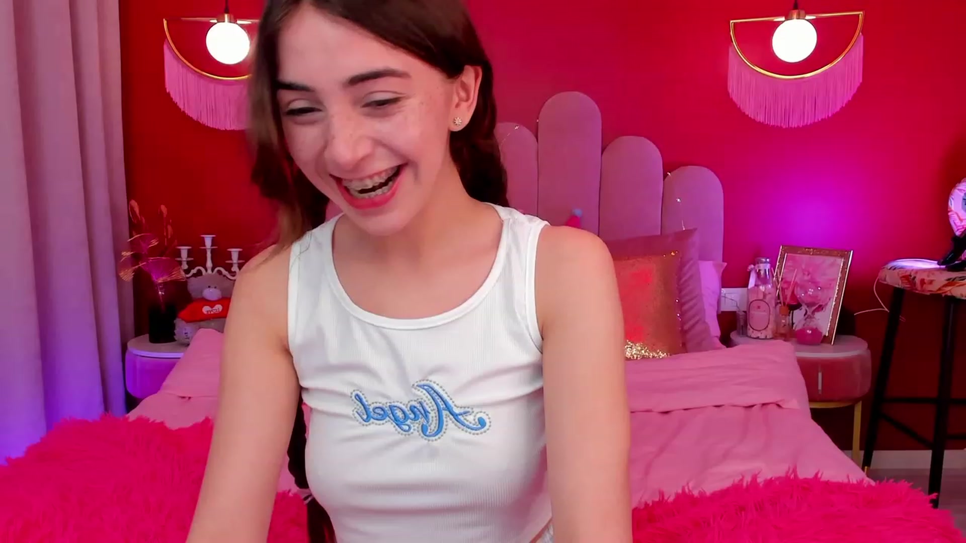 Gallery image thumbnail from ElsaYoung's myfreecams stream on, 04/13/2023, 14:23 image 9 of 20