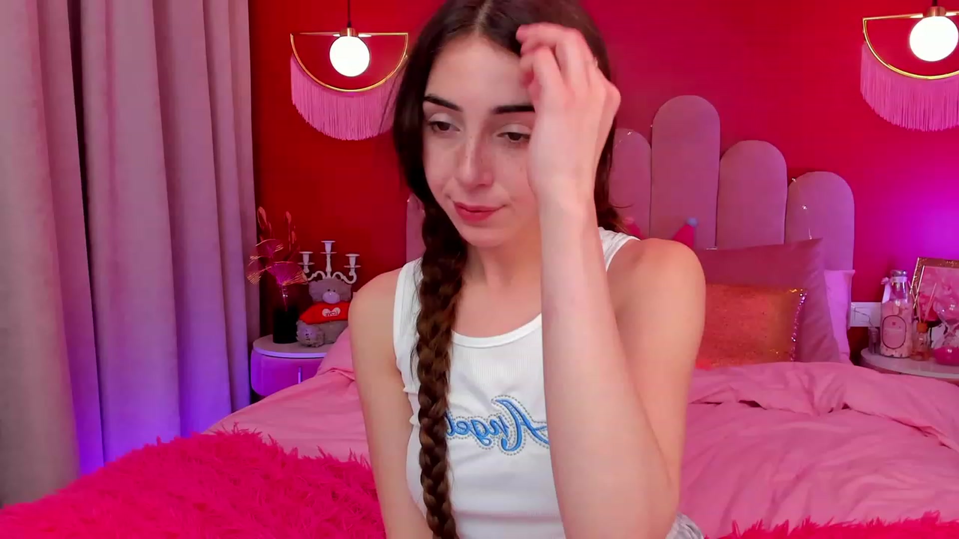 Gallery image thumbnail from ElsaYoung's myfreecams stream on, 04/13/2023, 18:27 image 1 of 20