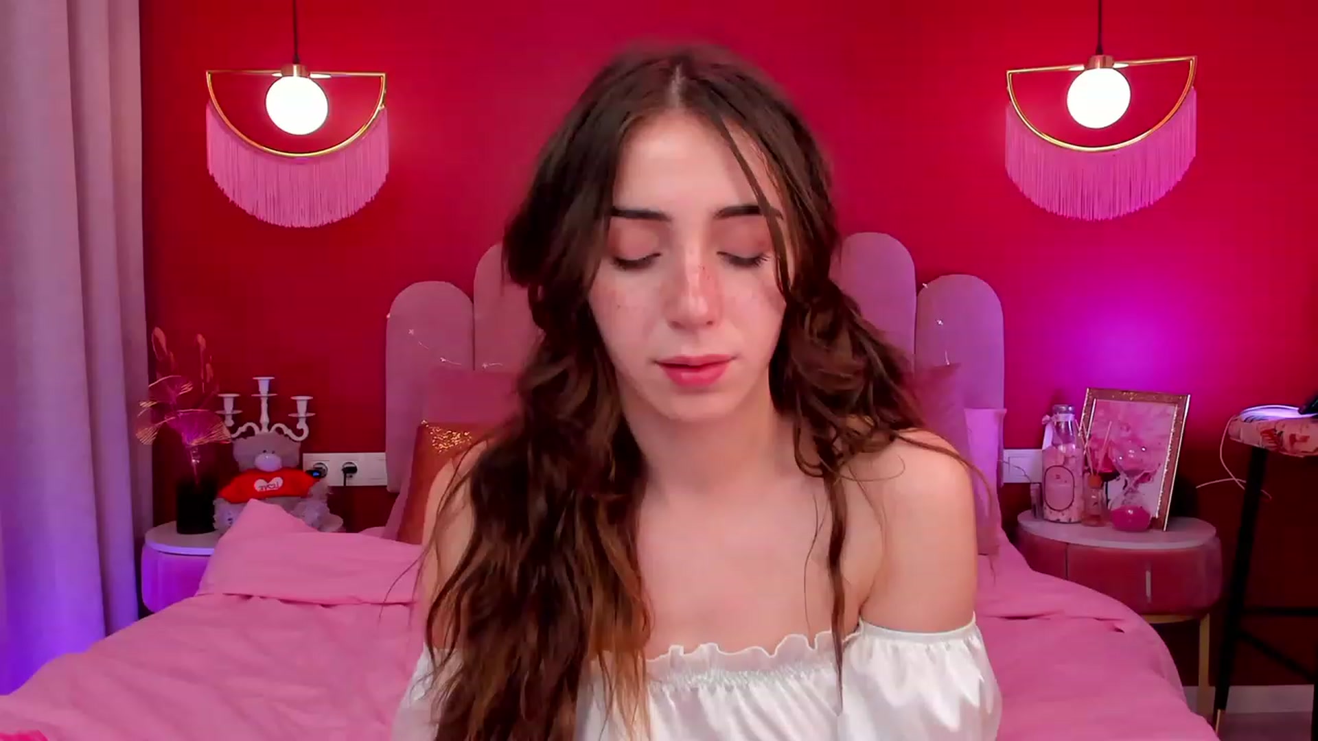 Gallery image thumbnail from ElsaYoung's myfreecams stream on, 04/14/2023, 08:39 image 6 of 20