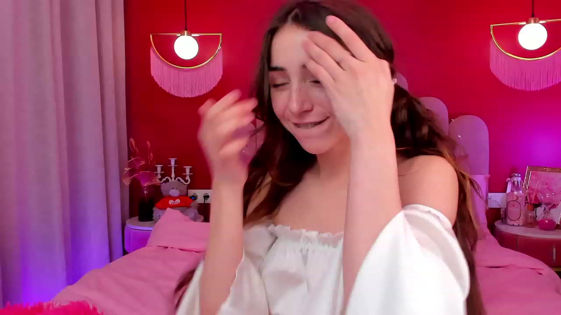 Gallery image thumbnail from ElsaYoung's myfreecams stream on, 04/14/2023, 08:39 image 12 of 20