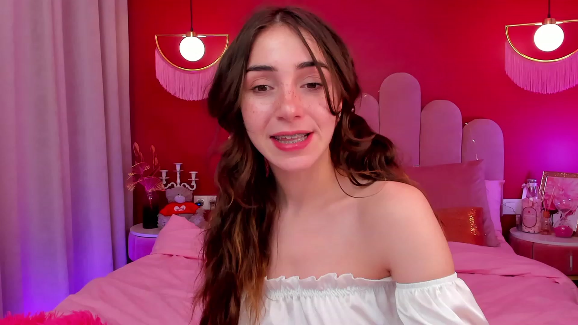 Gallery image thumbnail from ElsaYoung's myfreecams stream on, 04/14/2023, 08:39 image 14 of 20