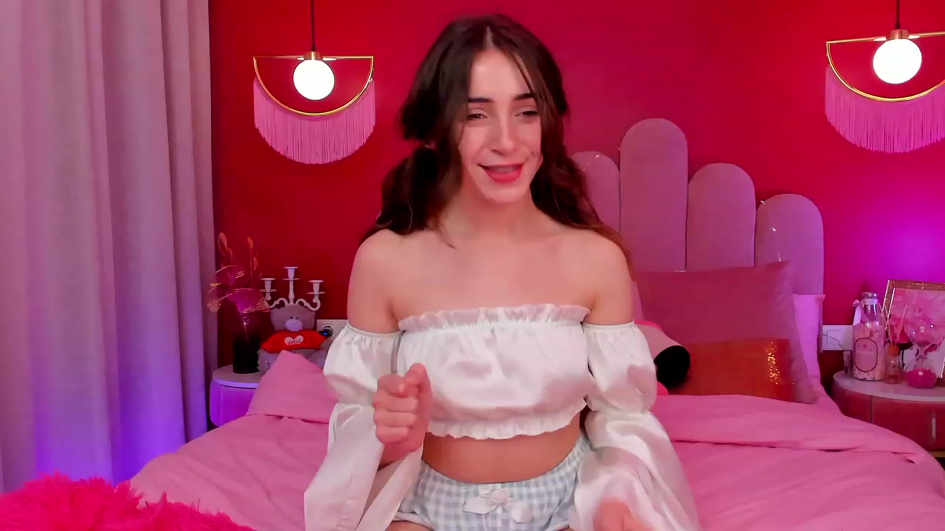 Gallery image thumbnail from ElsaYoung's myfreecams stream on, 04/14/2023, 08:39 image 19 of 20