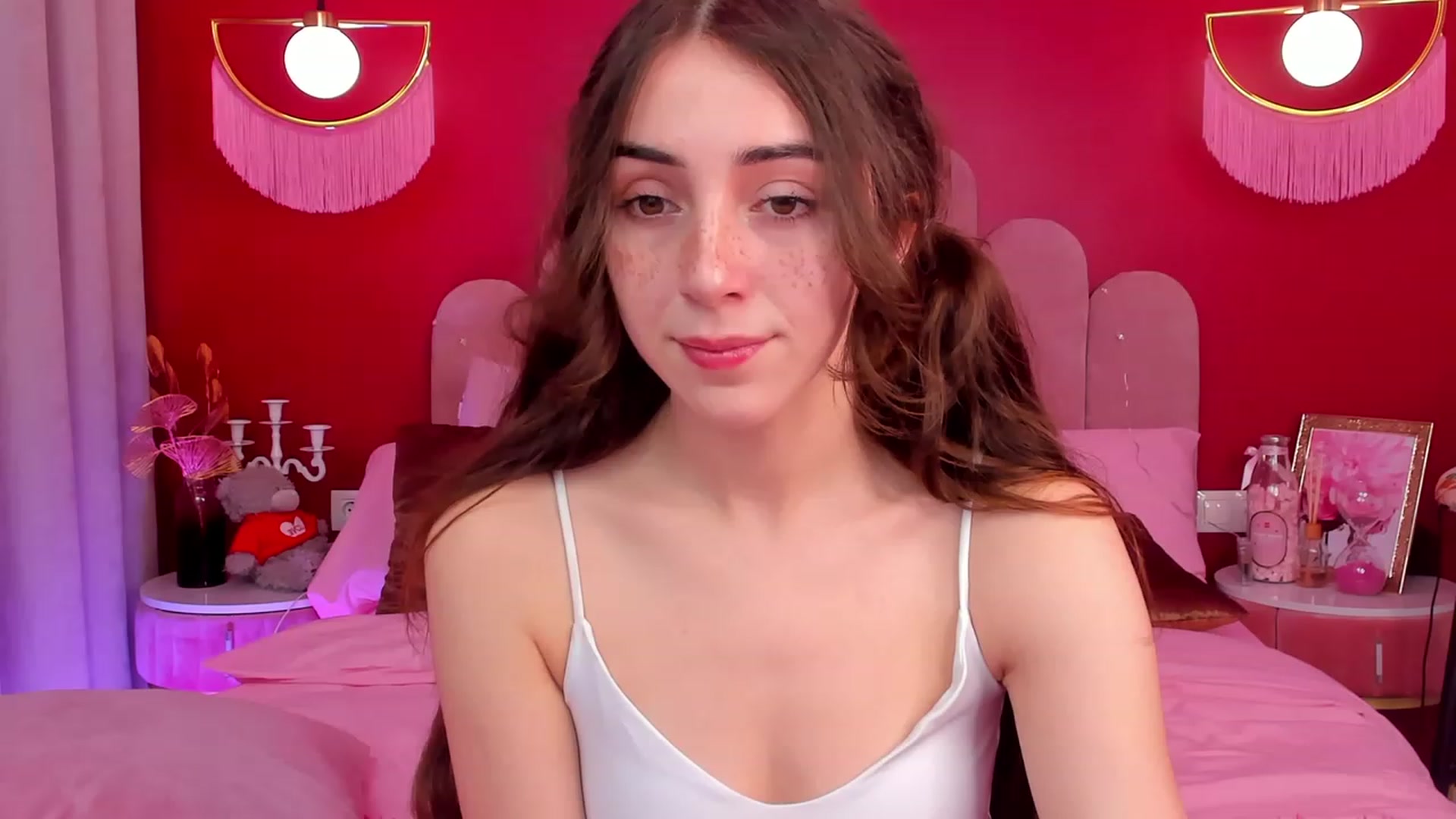 Gallery image thumbnail from ElsaYoung's myfreecams stream on, 04/16/2023, 13:02 image 14 of 20