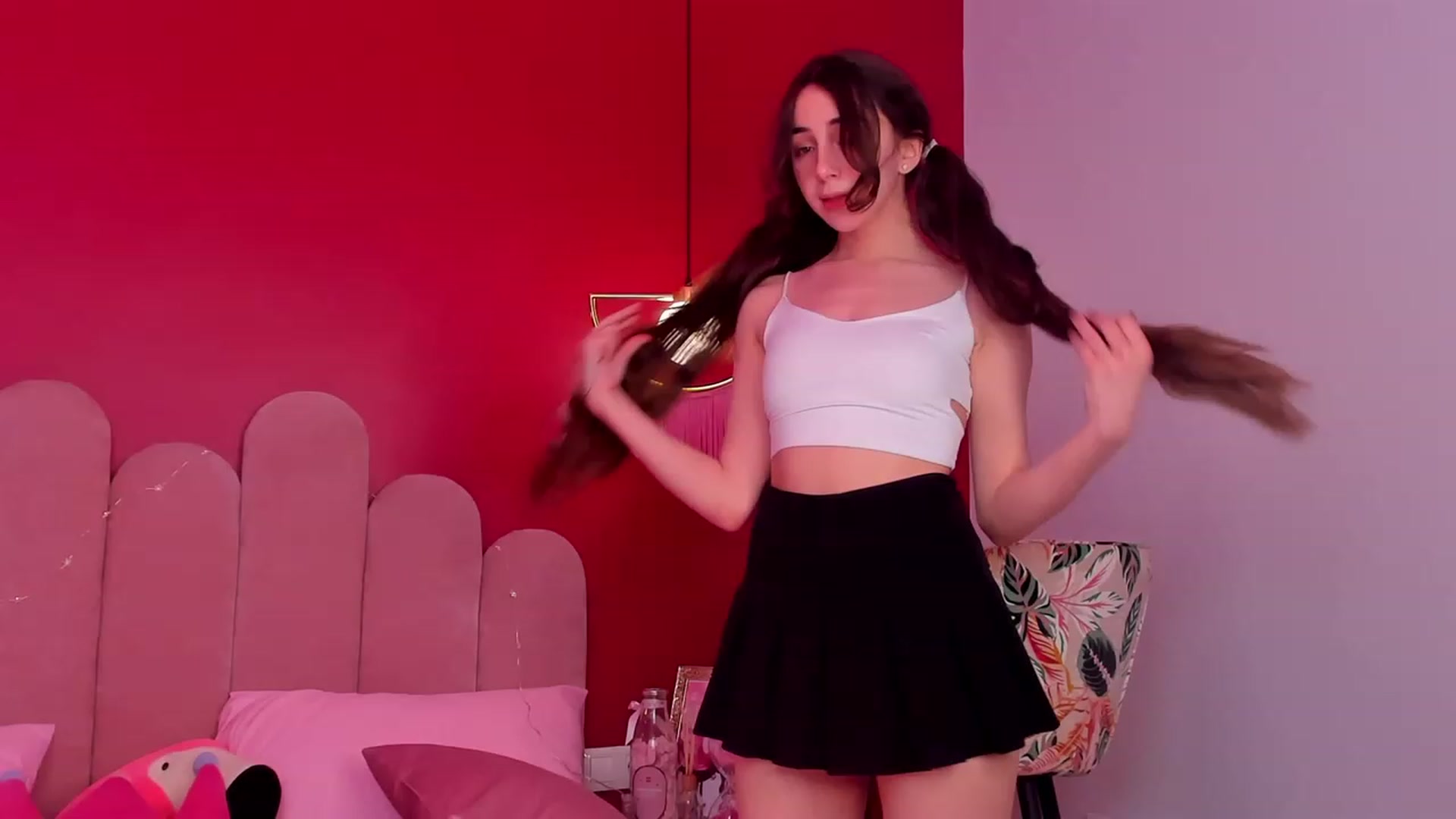 Gallery image thumbnail from ElsaYoung's myfreecams stream on, 04/16/2023, 14:34 image 1 of 20
