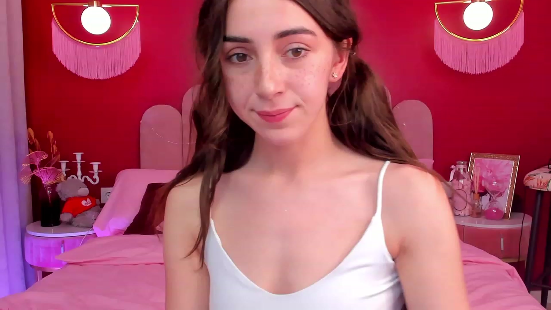 Gallery image thumbnail from ElsaYoung's myfreecams stream on, 04/16/2023, 16:38 image 3 of 20