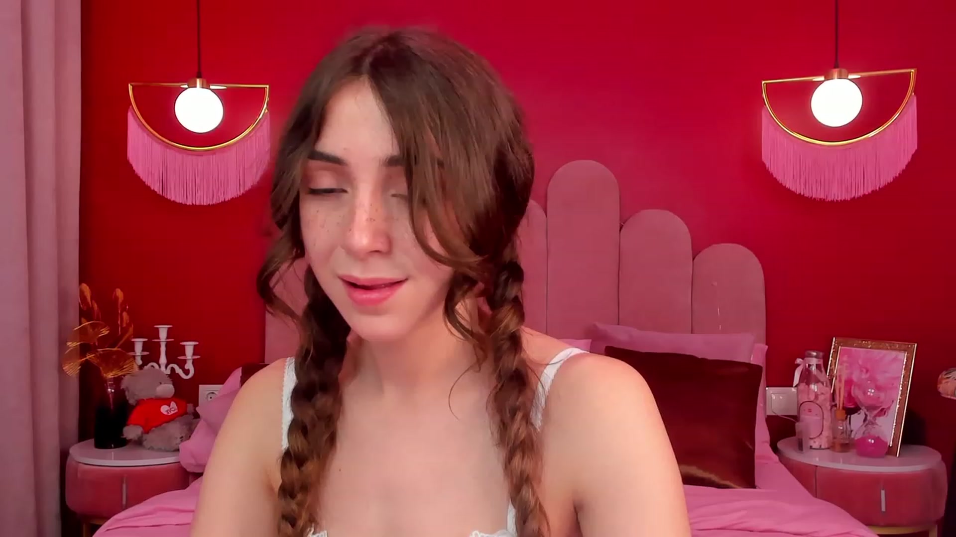 Gallery image thumbnail from ElsaYoung's myfreecams stream on, 04/20/2023, 14:02 image 19 of 20