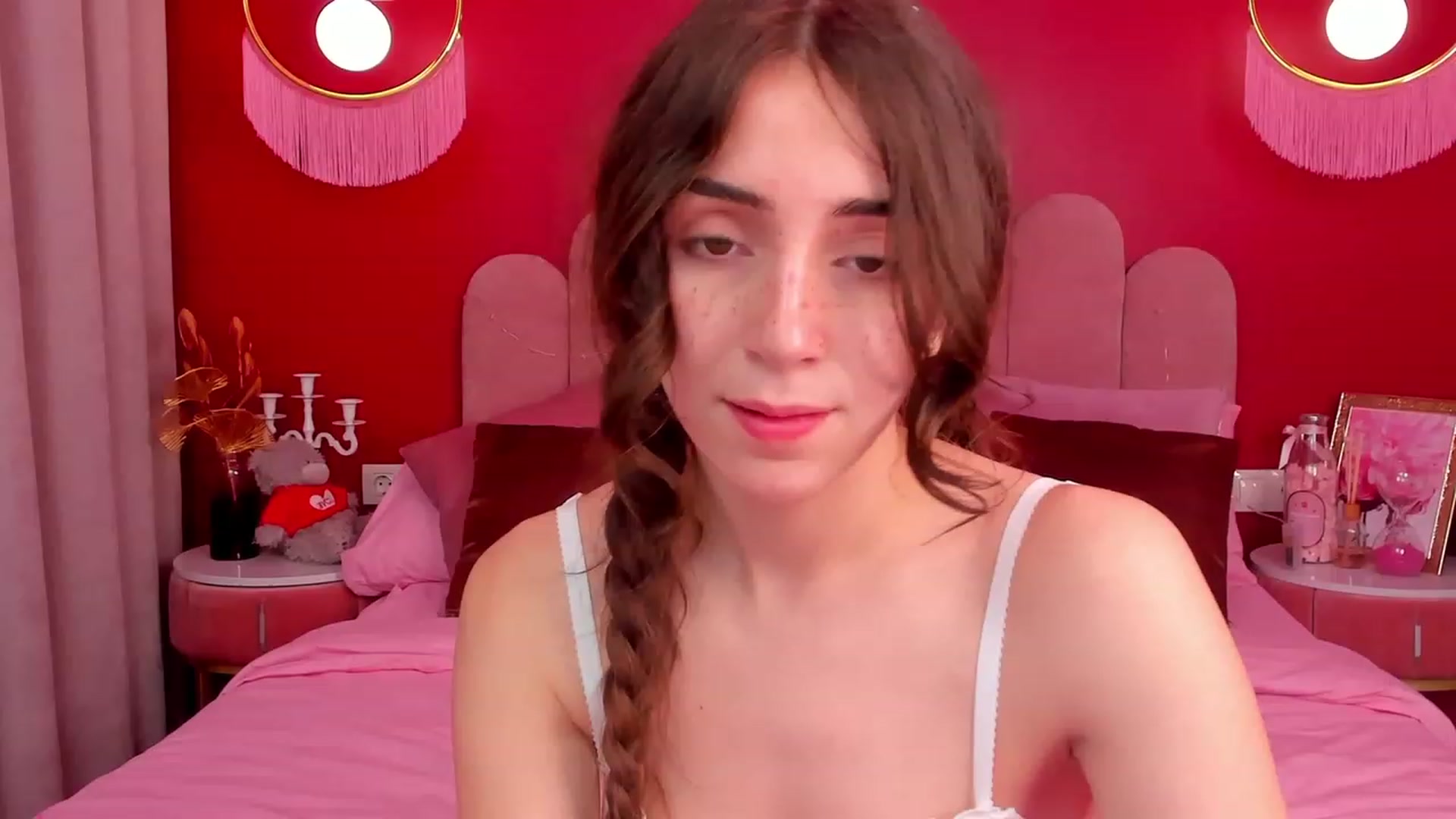 Gallery image thumbnail from ElsaYoung's myfreecams stream on, 04/20/2023, 15:29 image 2 of 20