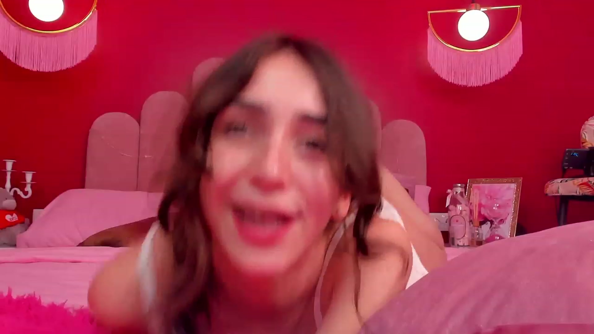 Gallery image thumbnail from ElsaYoung's myfreecams stream on, 04/20/2023, 18:32 image 6 of 20