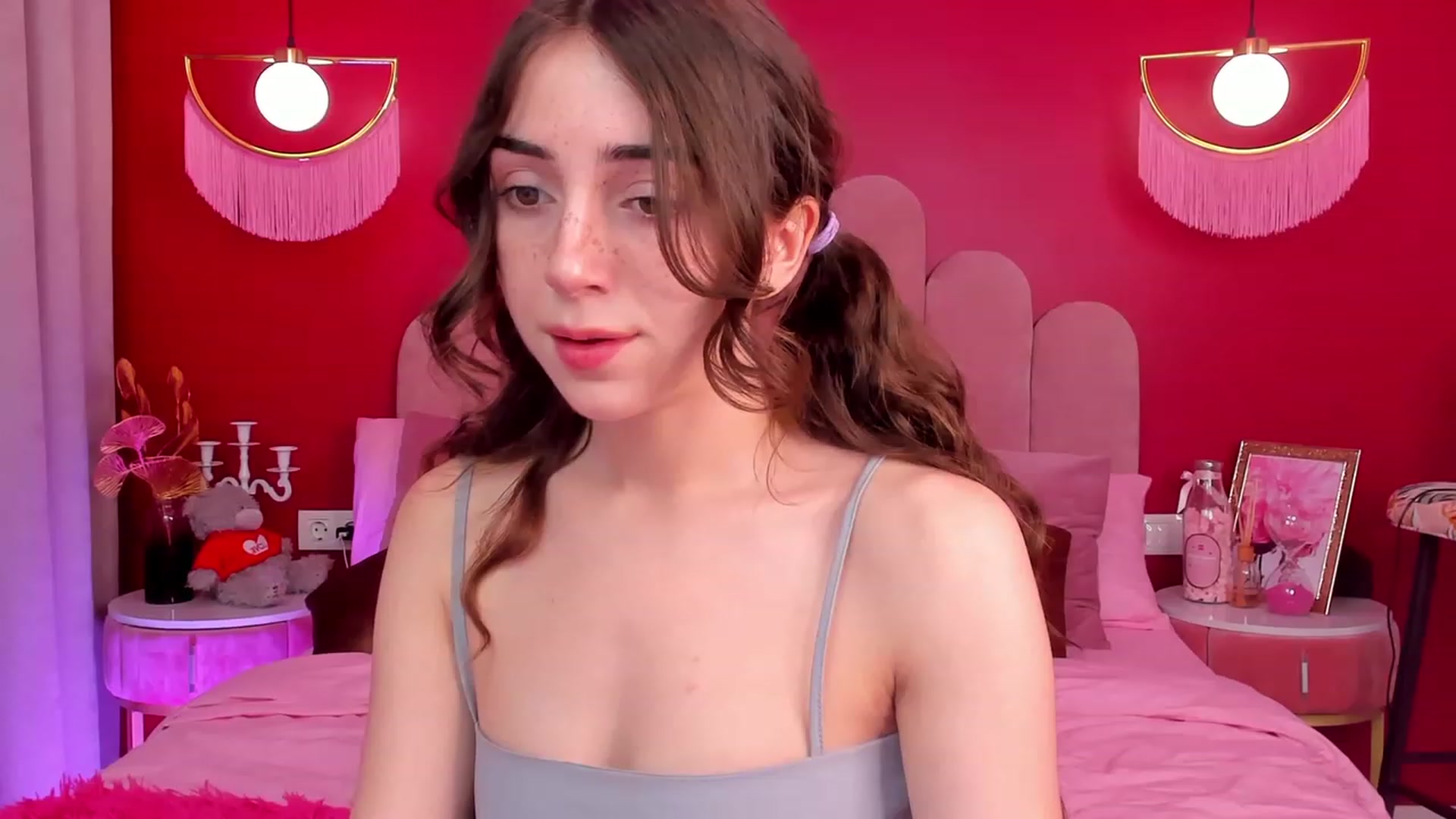 Gallery image thumbnail from ElsaYoung's myfreecams stream on, 04/21/2023, 05:18 image 1 of 20