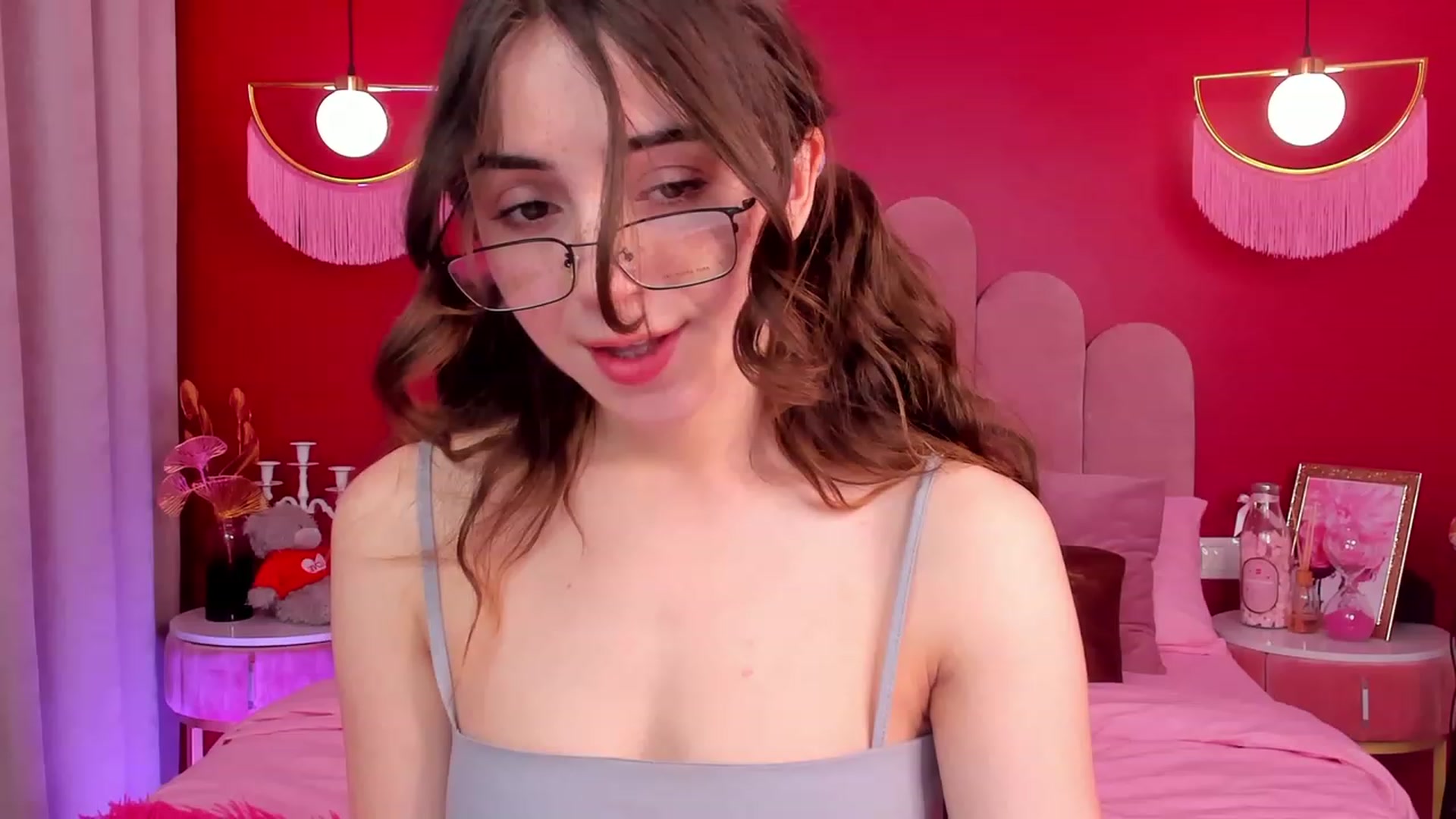 Gallery image thumbnail from ElsaYoung's myfreecams stream on, 04/21/2023, 05:18 image 15 of 20