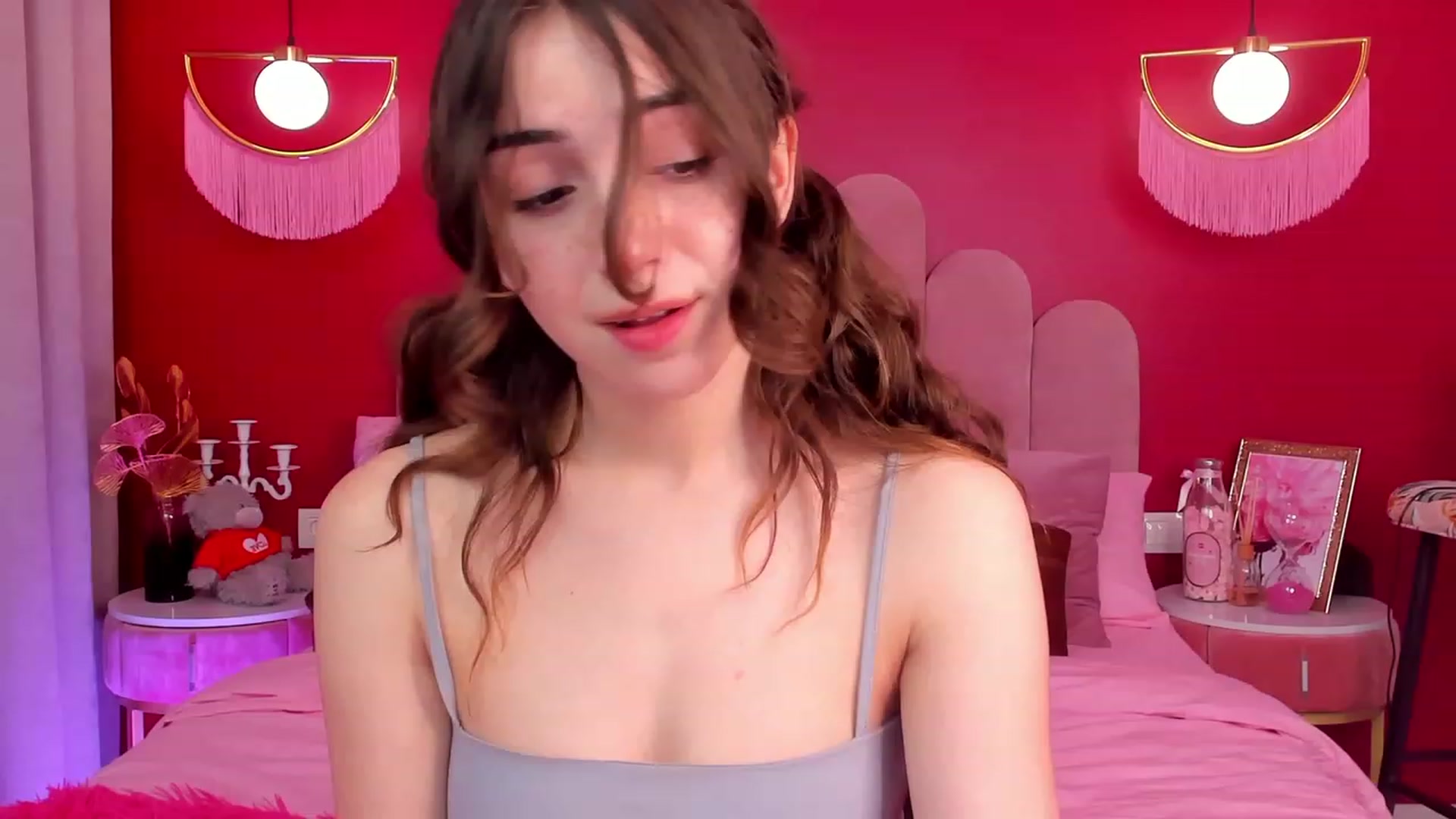 Gallery image thumbnail from ElsaYoung's myfreecams stream on, 04/21/2023, 05:18 image 11 of 20