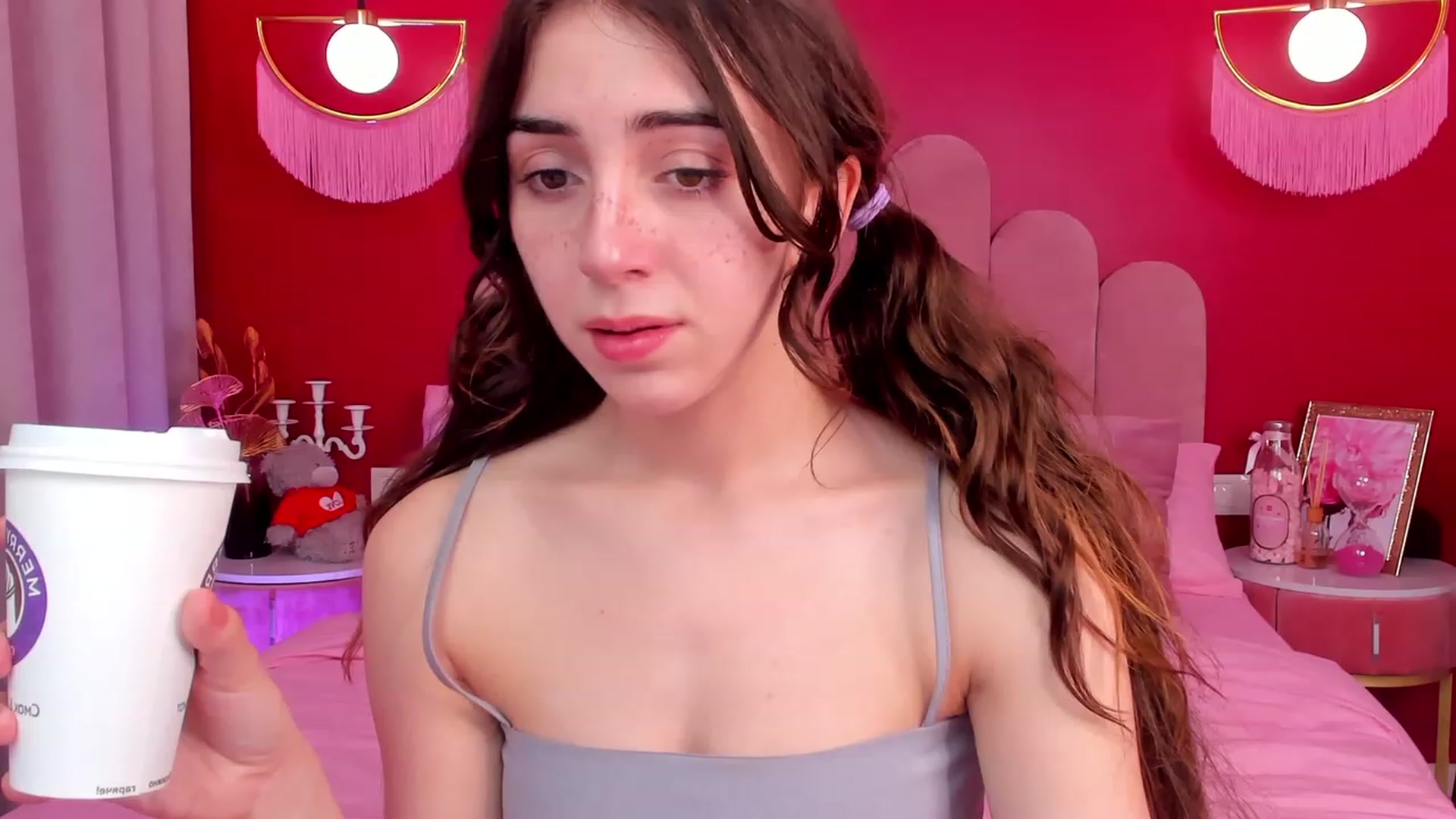 Gallery image thumbnail from ElsaYoung's myfreecams stream on, 04/21/2023, 11:03 image 5 of 20