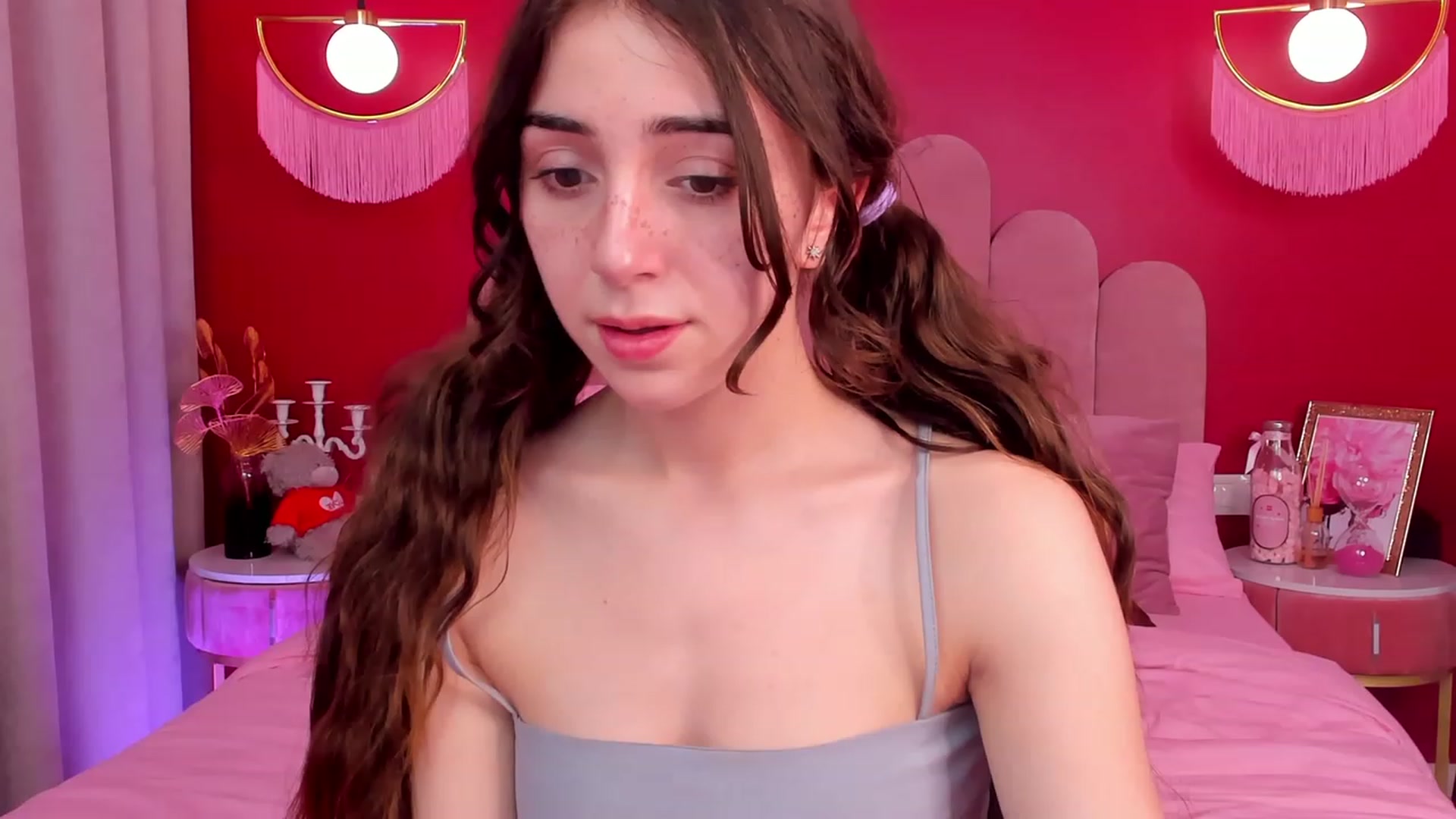 Gallery image thumbnail from ElsaYoung's myfreecams stream on, 04/21/2023, 11:03 image 4 of 20