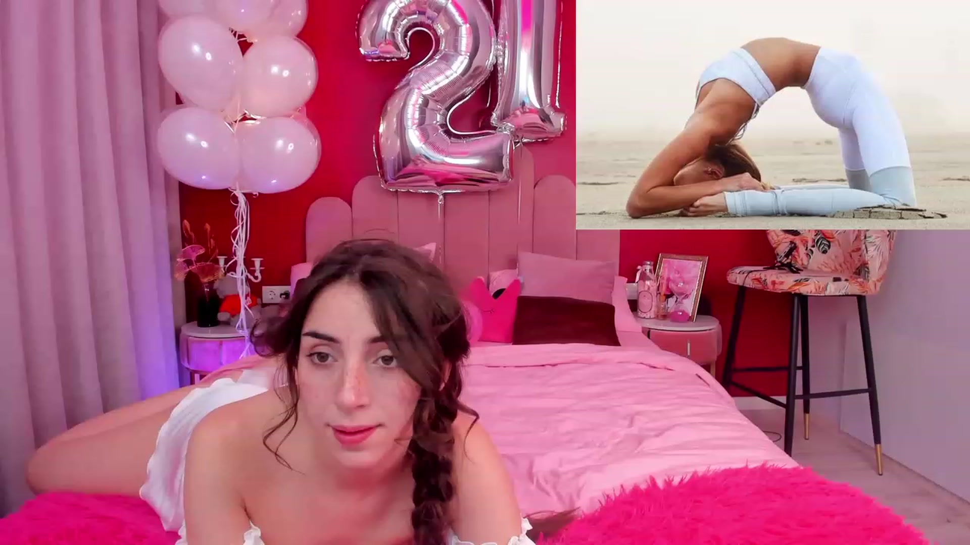 Gallery image thumbnail from ElsaYoung's myfreecams stream on, 04/22/2023, 09:54 image 6 of 20