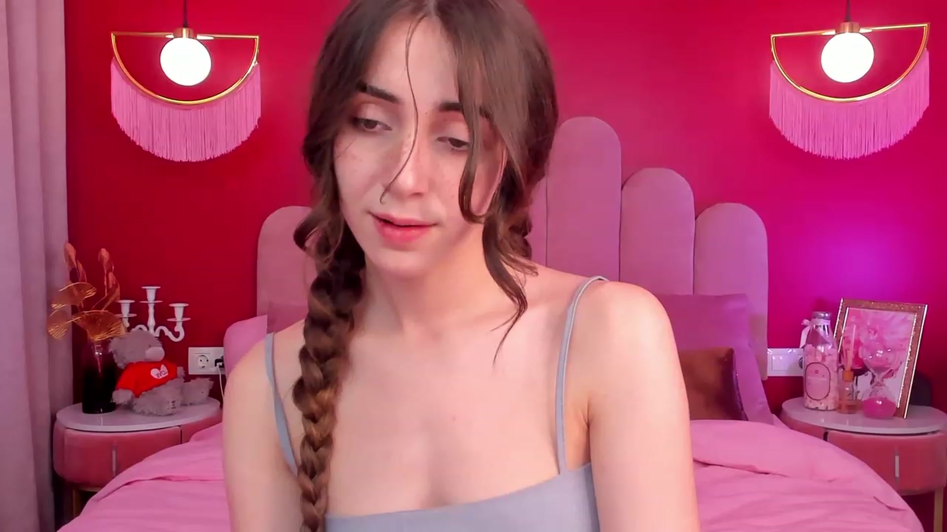 Gallery image thumbnail from ElsaYoung's myfreecams stream on, 04/23/2023, 14:25 image 8 of 20