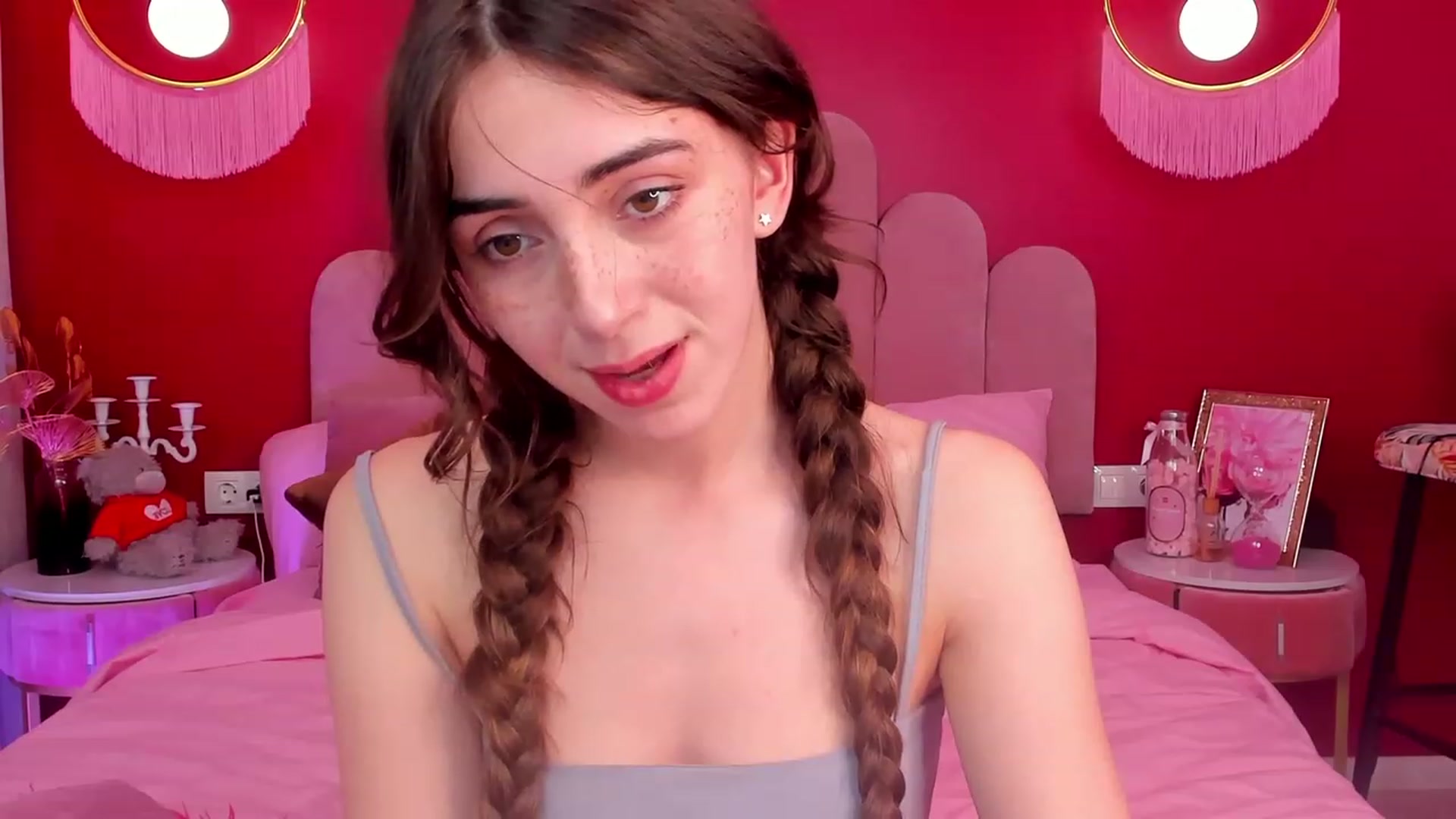 Gallery image thumbnail from ElsaYoung's myfreecams stream on, 04/23/2023, 14:25 image 20 of 20