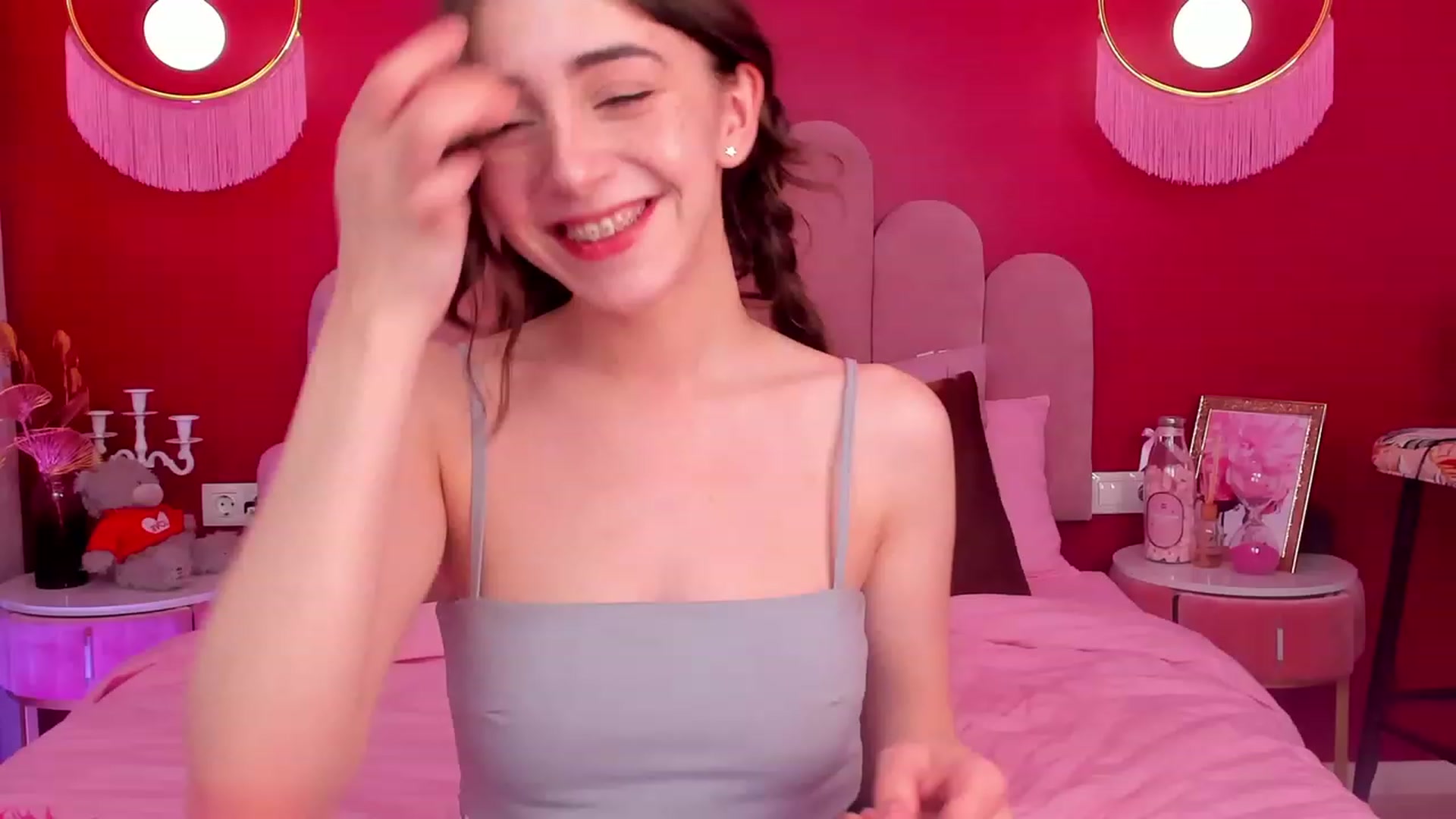 Gallery image thumbnail from ElsaYoung's myfreecams stream on, 04/23/2023, 15:23 image 12 of 20