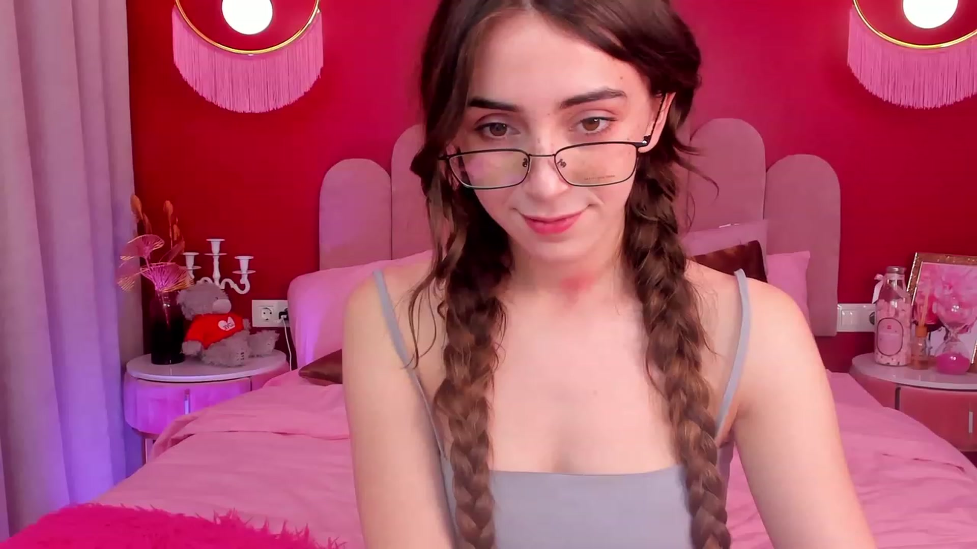 Gallery image thumbnail from ElsaYoung's myfreecams stream on, 04/23/2023, 17:00 image 3 of 20