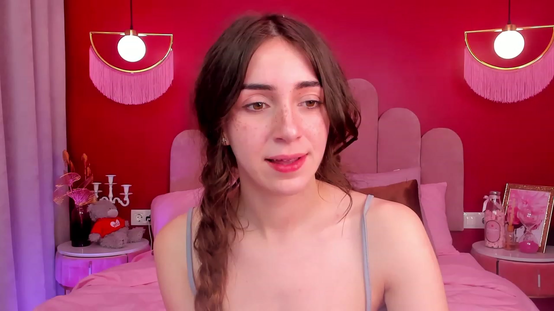Gallery image thumbnail from ElsaYoung's myfreecams stream on, 04/23/2023, 18:09 image 14 of 20
