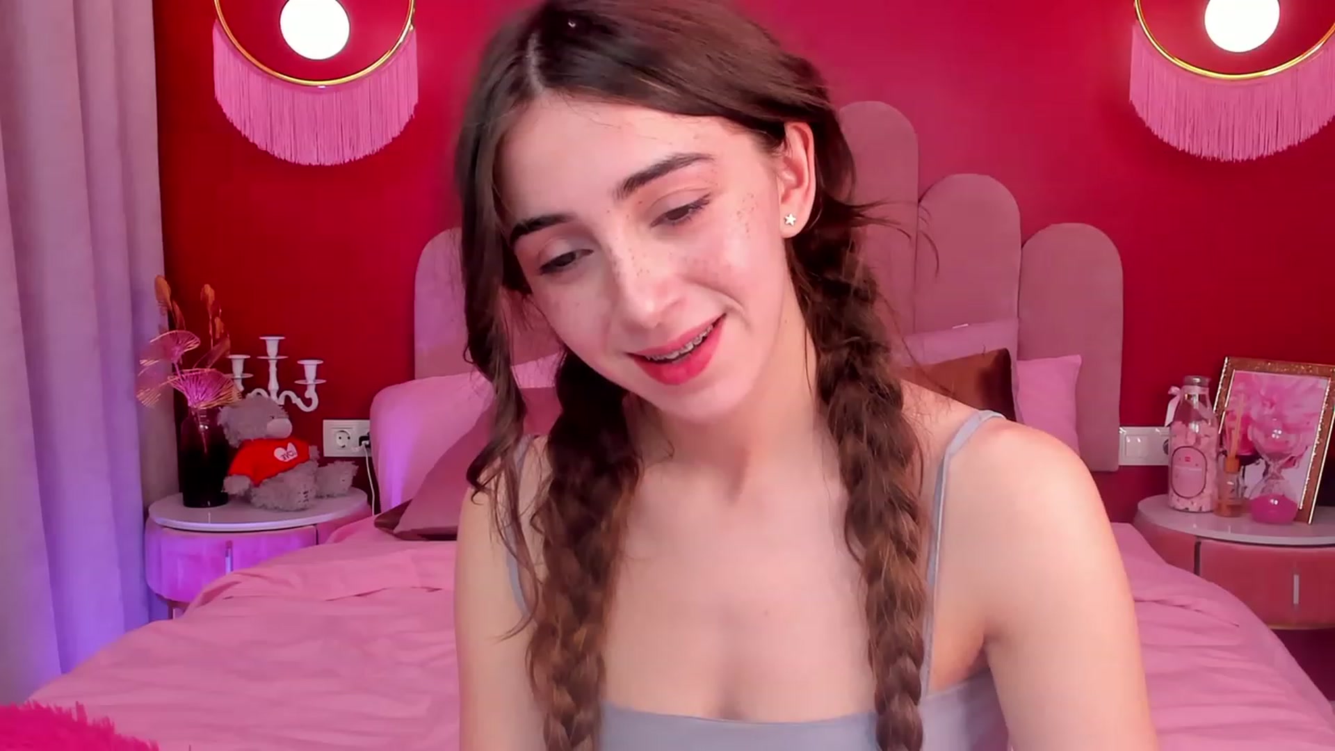 Gallery image thumbnail from ElsaYoung's myfreecams stream on, 04/23/2023, 18:09 image 8 of 20
