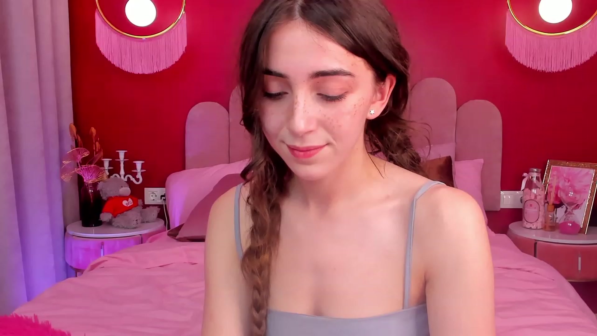 Gallery image thumbnail from ElsaYoung's myfreecams stream on, 04/23/2023, 18:09 image 7 of 20