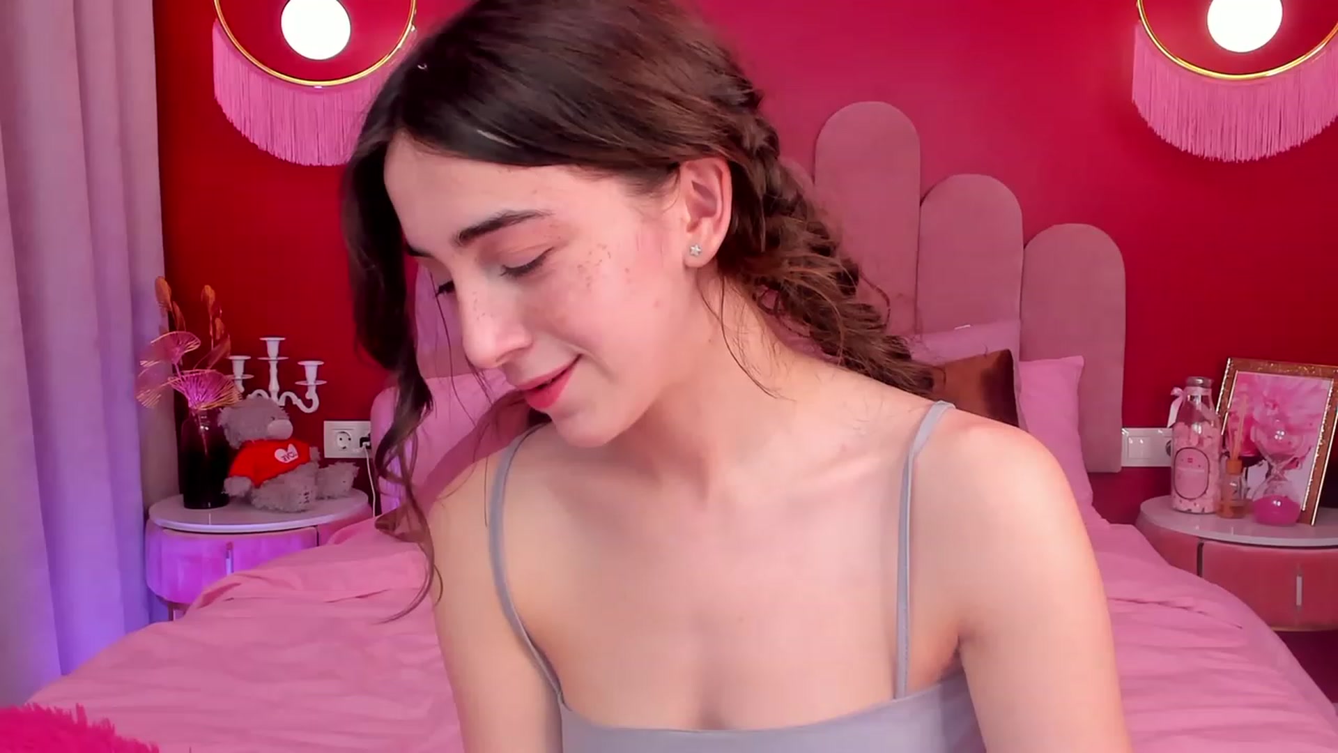 Gallery image thumbnail from ElsaYoung's myfreecams stream on, 04/23/2023, 18:09 image 6 of 20