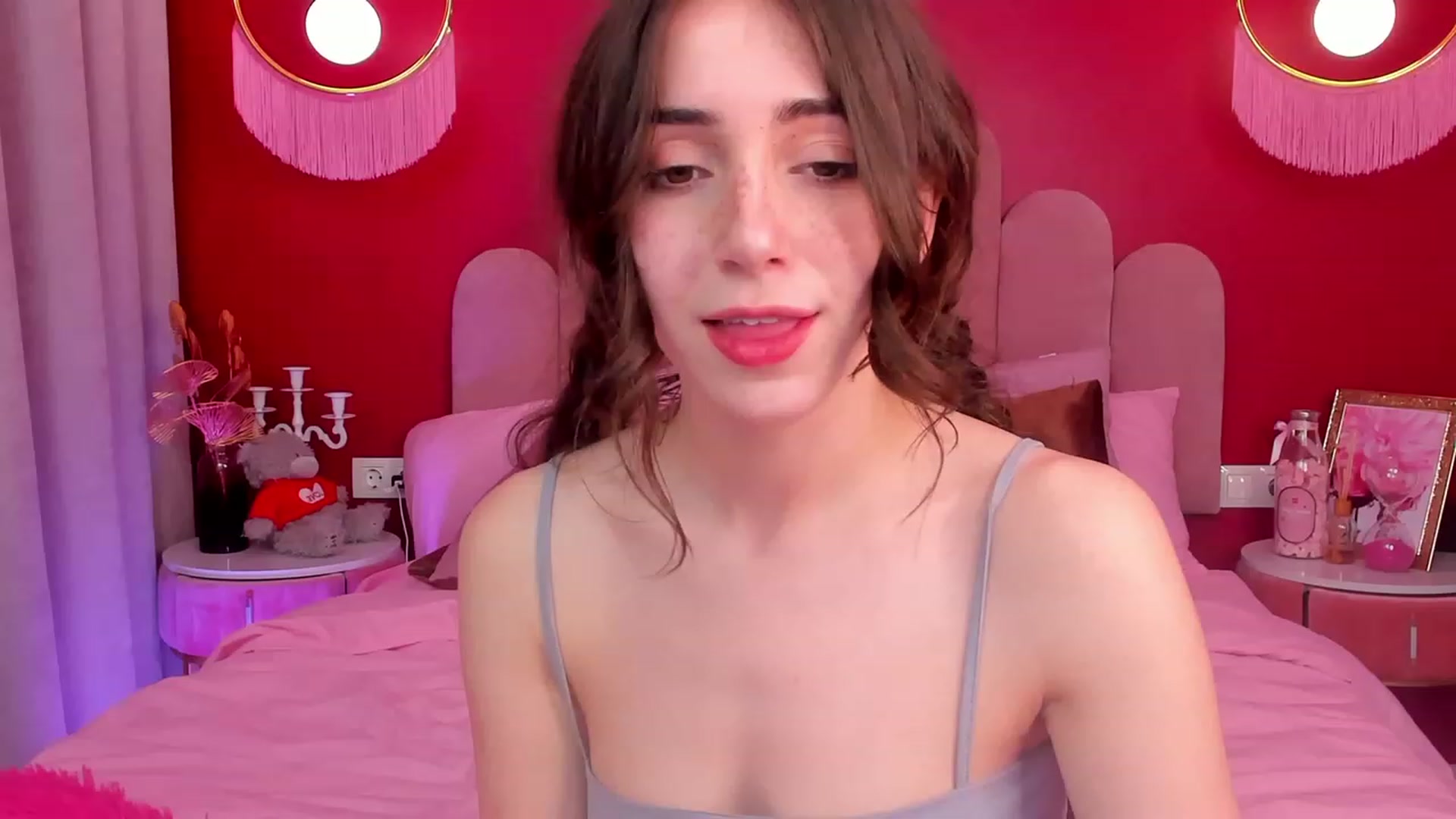 Gallery image thumbnail from ElsaYoung's myfreecams stream on, 04/23/2023, 18:09 image 4 of 20