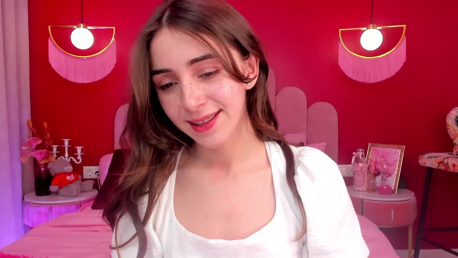 Gallery image thumbnail from ElsaYoung's myfreecams stream on, 04/25/2023, 12:45 image 11 of 20