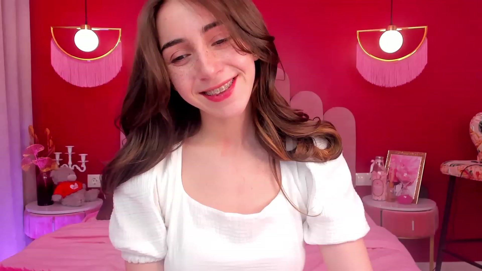 Gallery image thumbnail from ElsaYoung's myfreecams stream on, 04/25/2023, 12:45 image 12 of 20