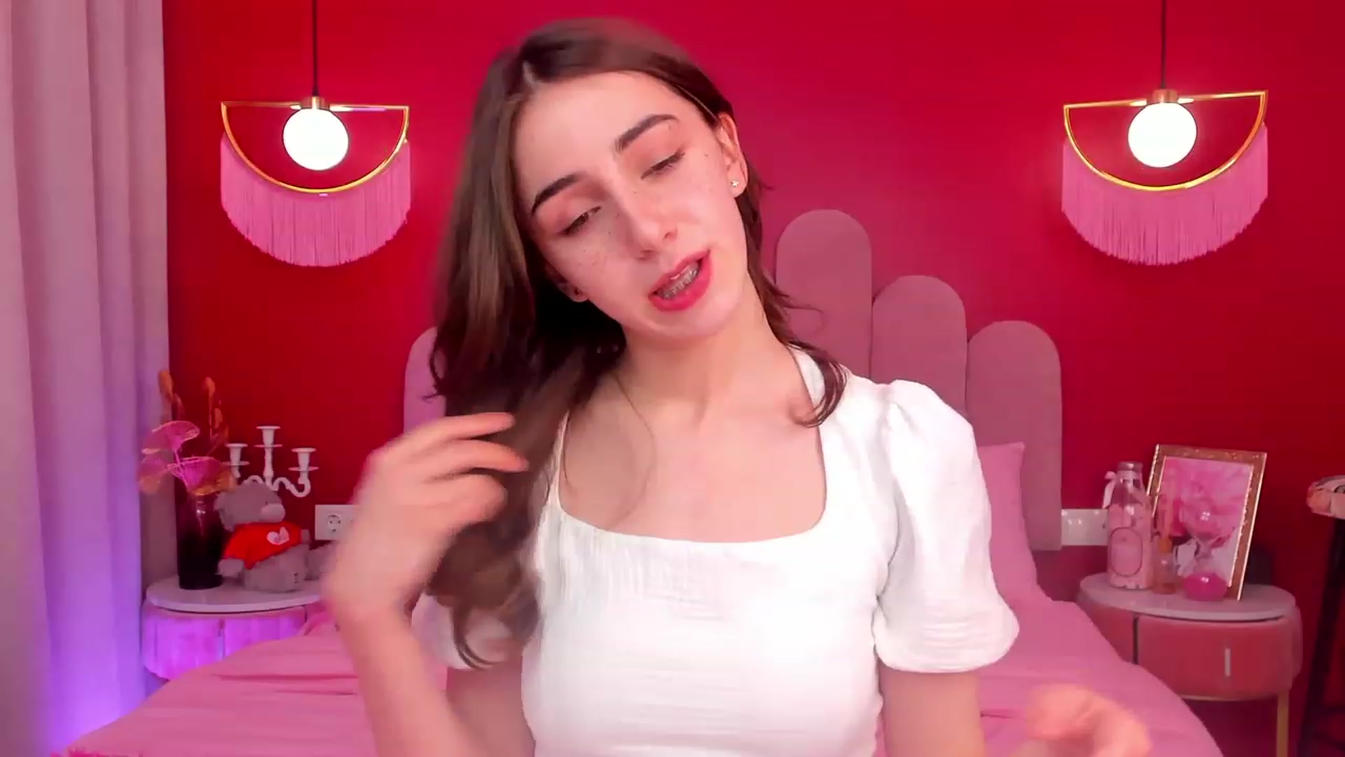 Gallery image thumbnail from ElsaYoung's myfreecams stream on, 04/25/2023, 12:45 image 5 of 20