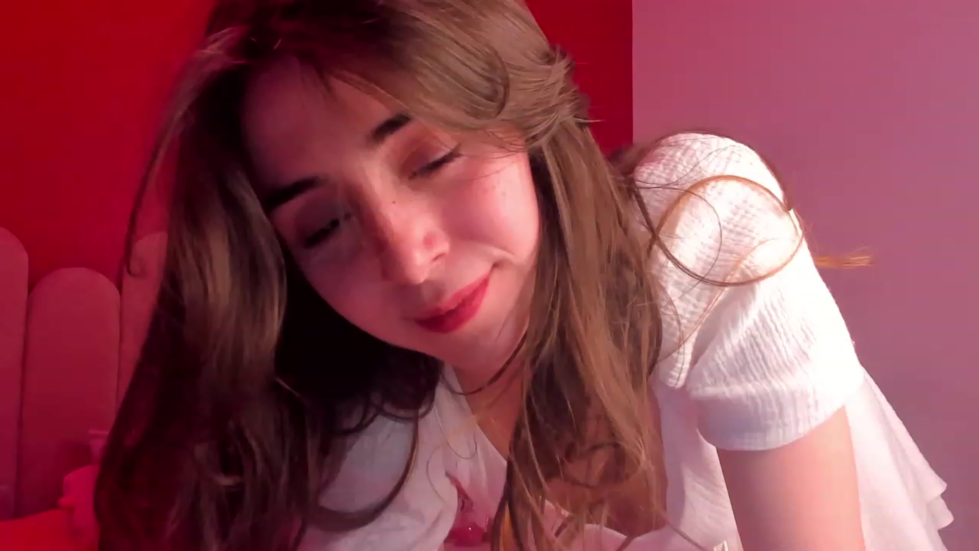 Gallery image thumbnail from ElsaYoung's myfreecams stream on, 04/25/2023, 18:16 image 7 of 20