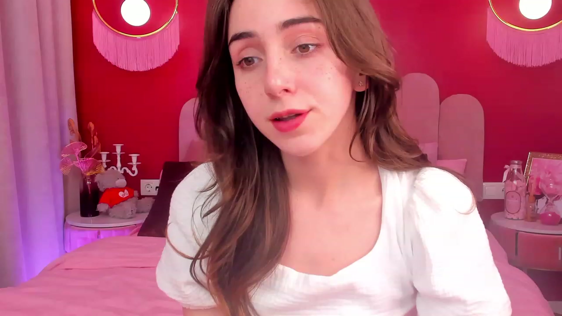 Gallery image thumbnail from ElsaYoung's myfreecams stream on, 04/25/2023, 18:44 image 18 of 20