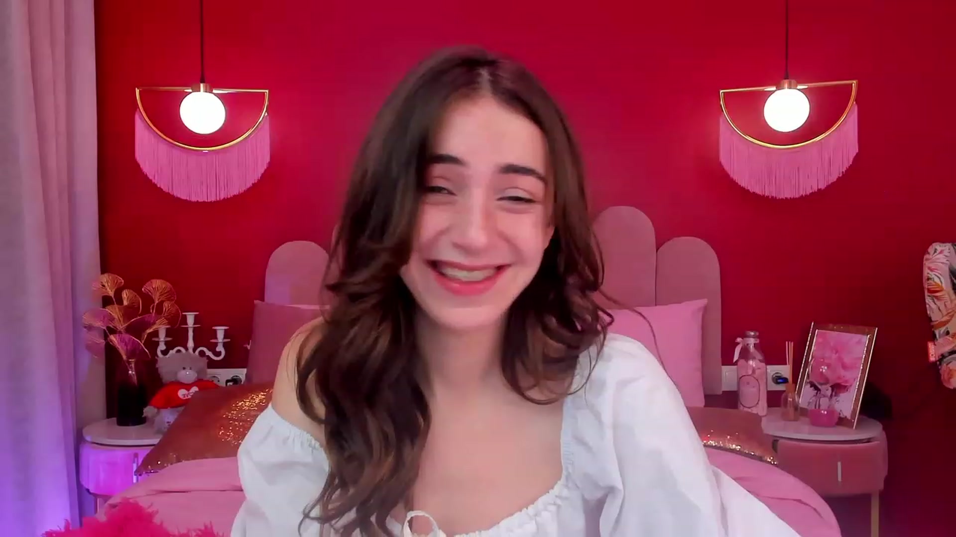 Gallery image thumbnail from ElsaYoung's myfreecams stream on, 04/27/2023, 16:27 image 11 of 20