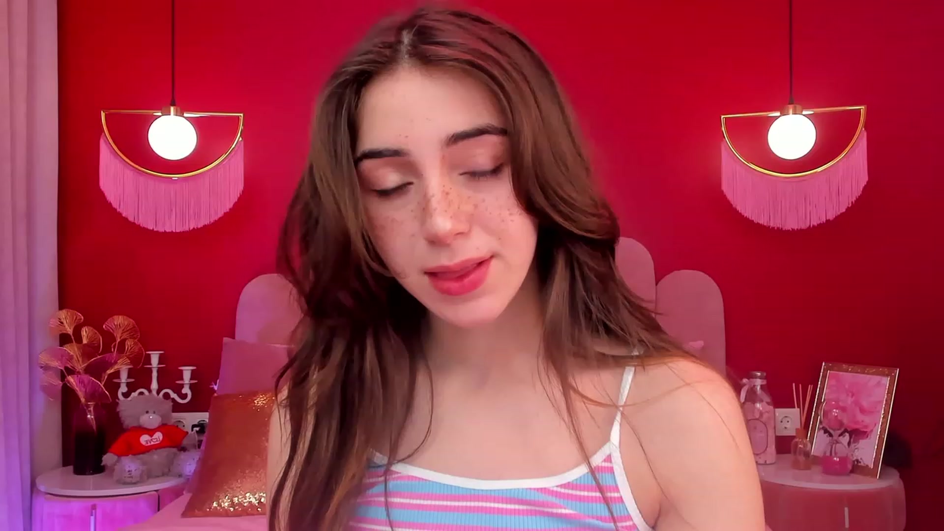 Gallery image thumbnail from ElsaYoung's myfreecams stream on, 04/28/2023, 05:07 image 1 of 20