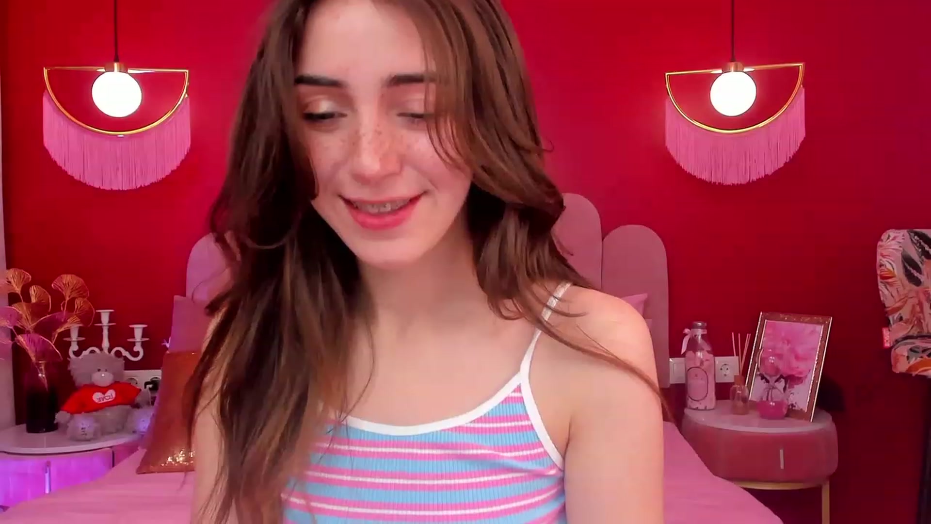 Gallery image thumbnail from ElsaYoung's myfreecams stream on, 04/28/2023, 05:07 image 17 of 20
