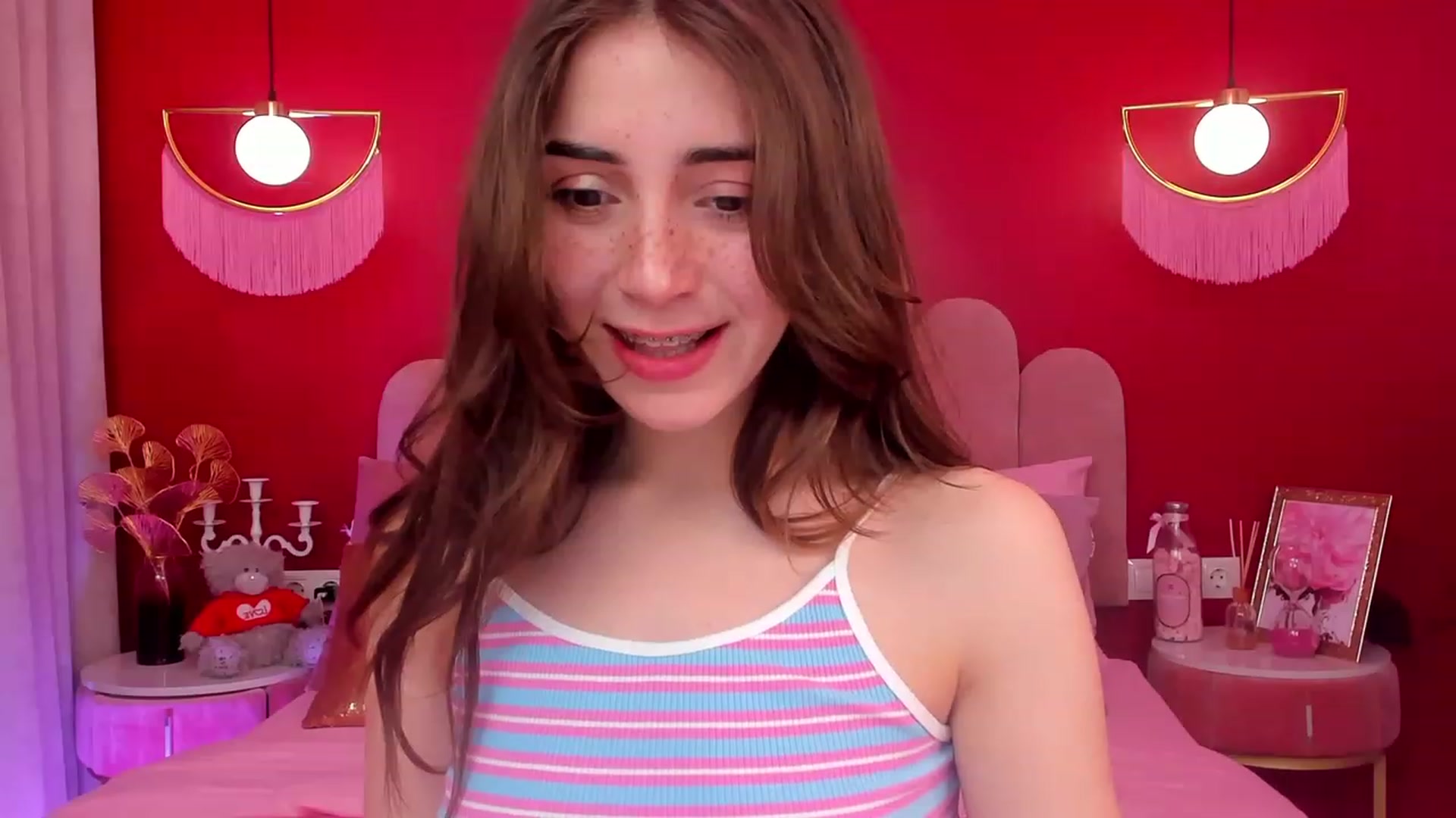Gallery image thumbnail from ElsaYoung's myfreecams stream on, 04/28/2023, 05:07 image 18 of 20