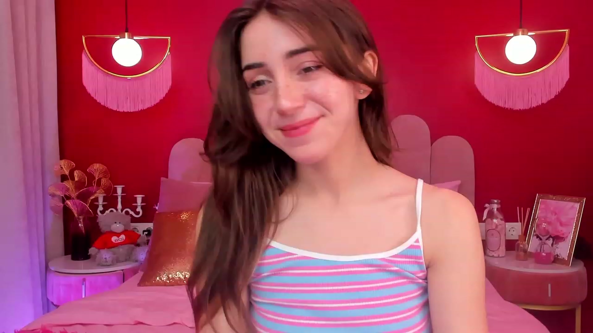 Gallery image thumbnail from ElsaYoung's myfreecams stream on, 04/28/2023, 05:07 image 7 of 20