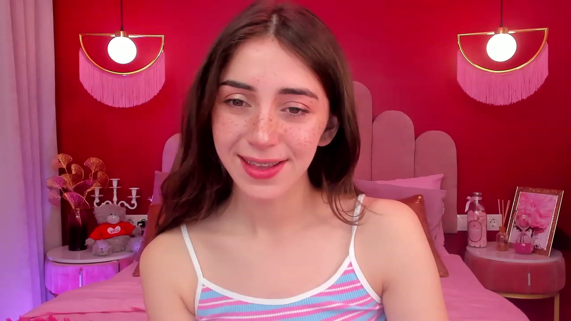 Gallery image thumbnail from ElsaYoung's myfreecams stream on, 04/28/2023, 05:07 image 16 of 20