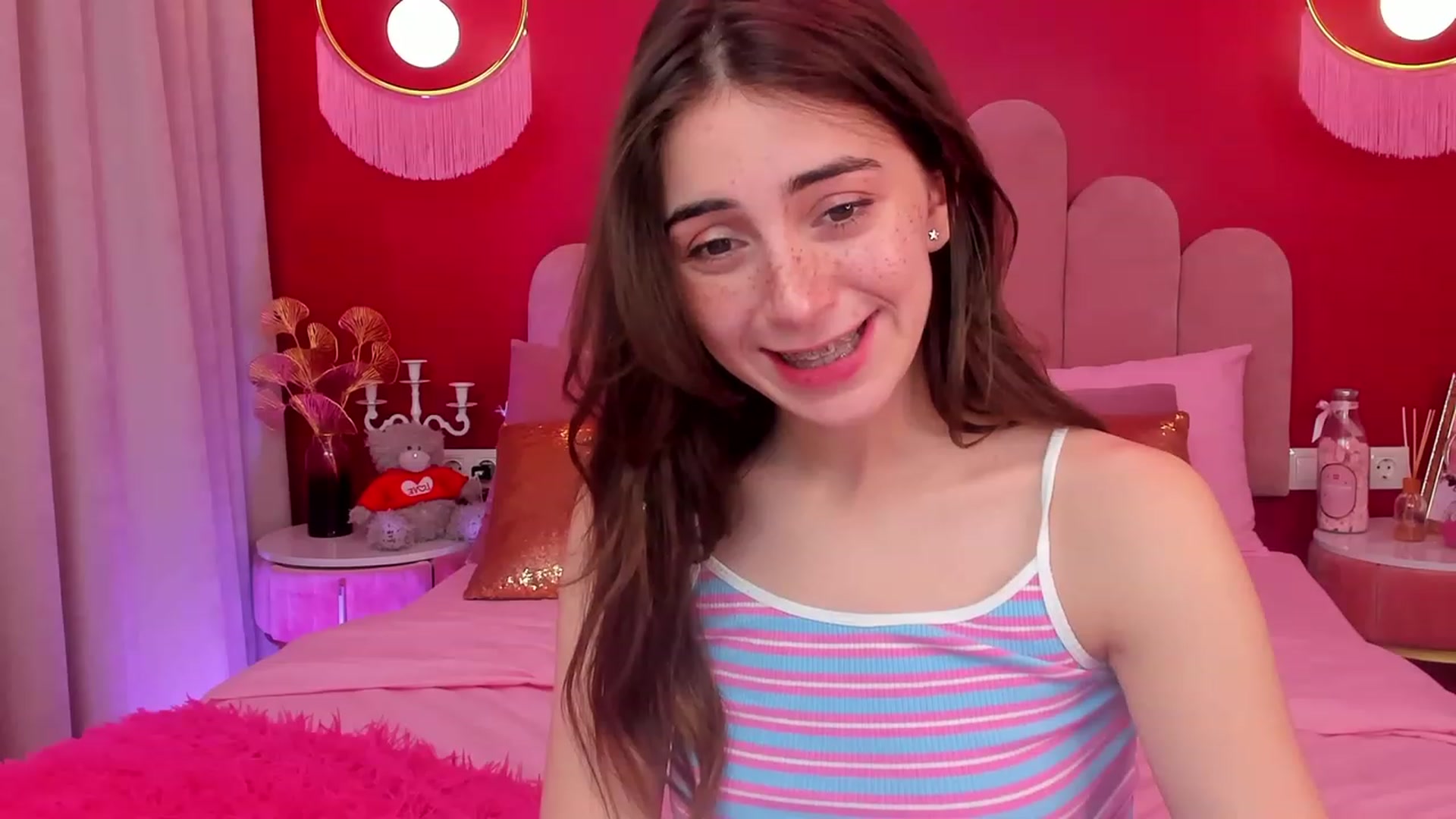 Gallery image thumbnail from ElsaYoung's myfreecams stream on, 04/28/2023, 06:46 image 4 of 20