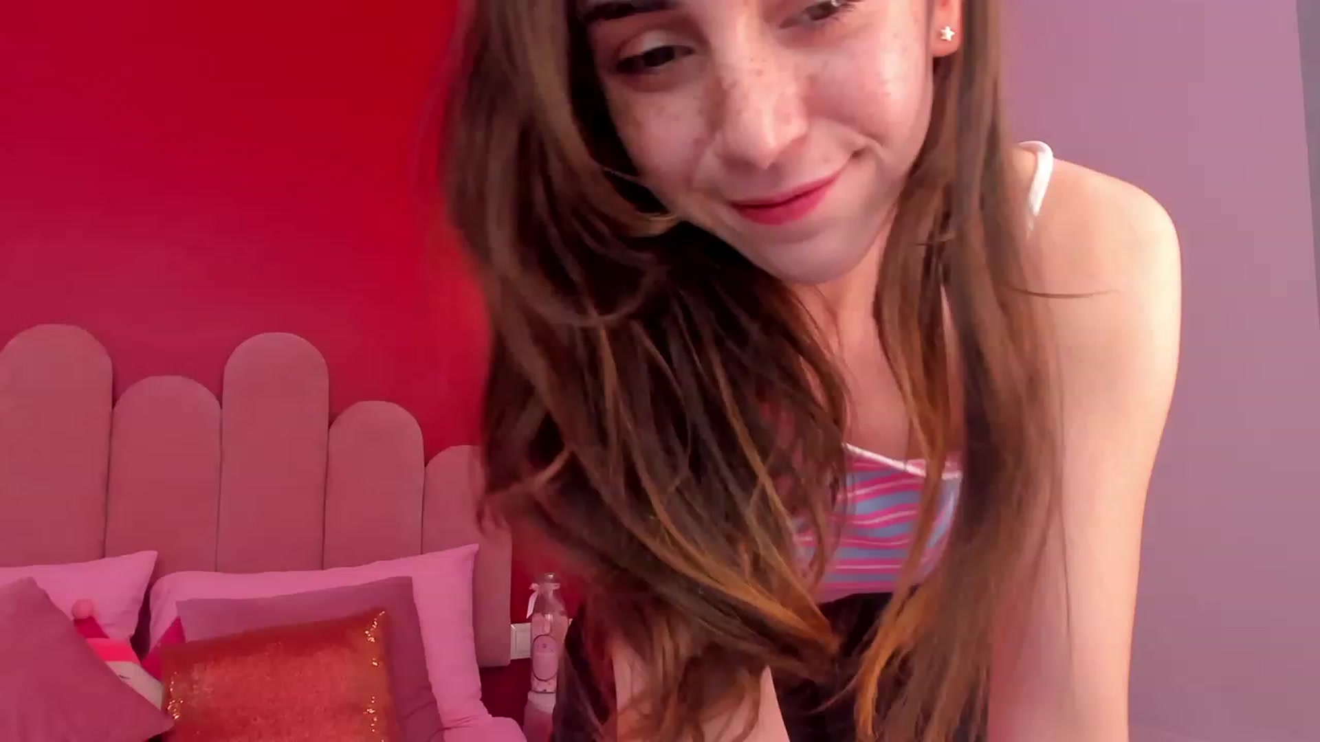 Gallery image thumbnail from ElsaYoung's myfreecams stream on, 04/28/2023, 10:32 image 2 of 20