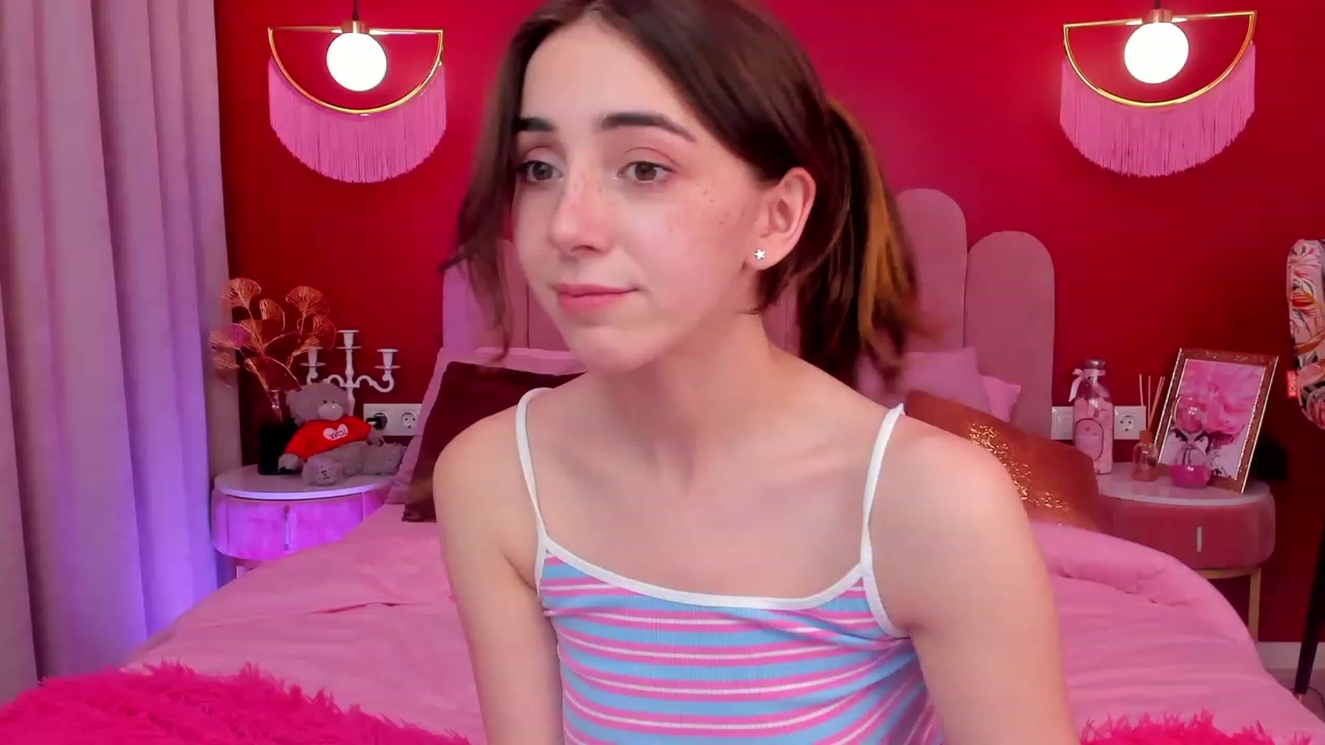 Gallery image thumbnail from ElsaYoung's myfreecams stream on, 04/30/2023, 14:51 image 19 of 20