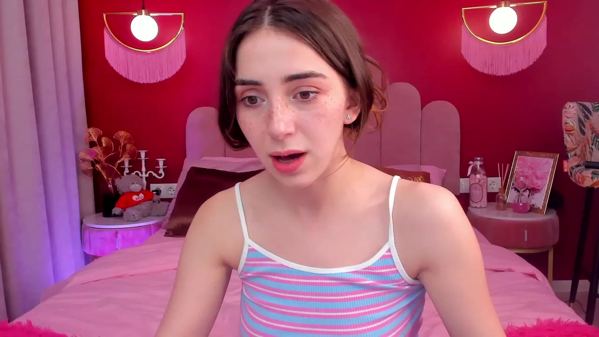 Gallery image thumbnail from ElsaYoung's myfreecams stream on, 04/30/2023, 17:47 image 3 of 20