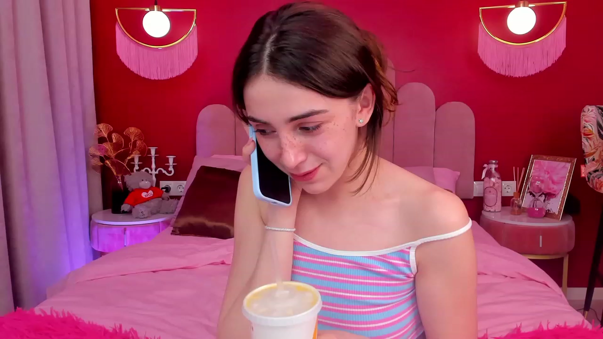 Gallery image thumbnail from ElsaYoung's myfreecams stream on, 04/30/2023, 17:47 image 17 of 20