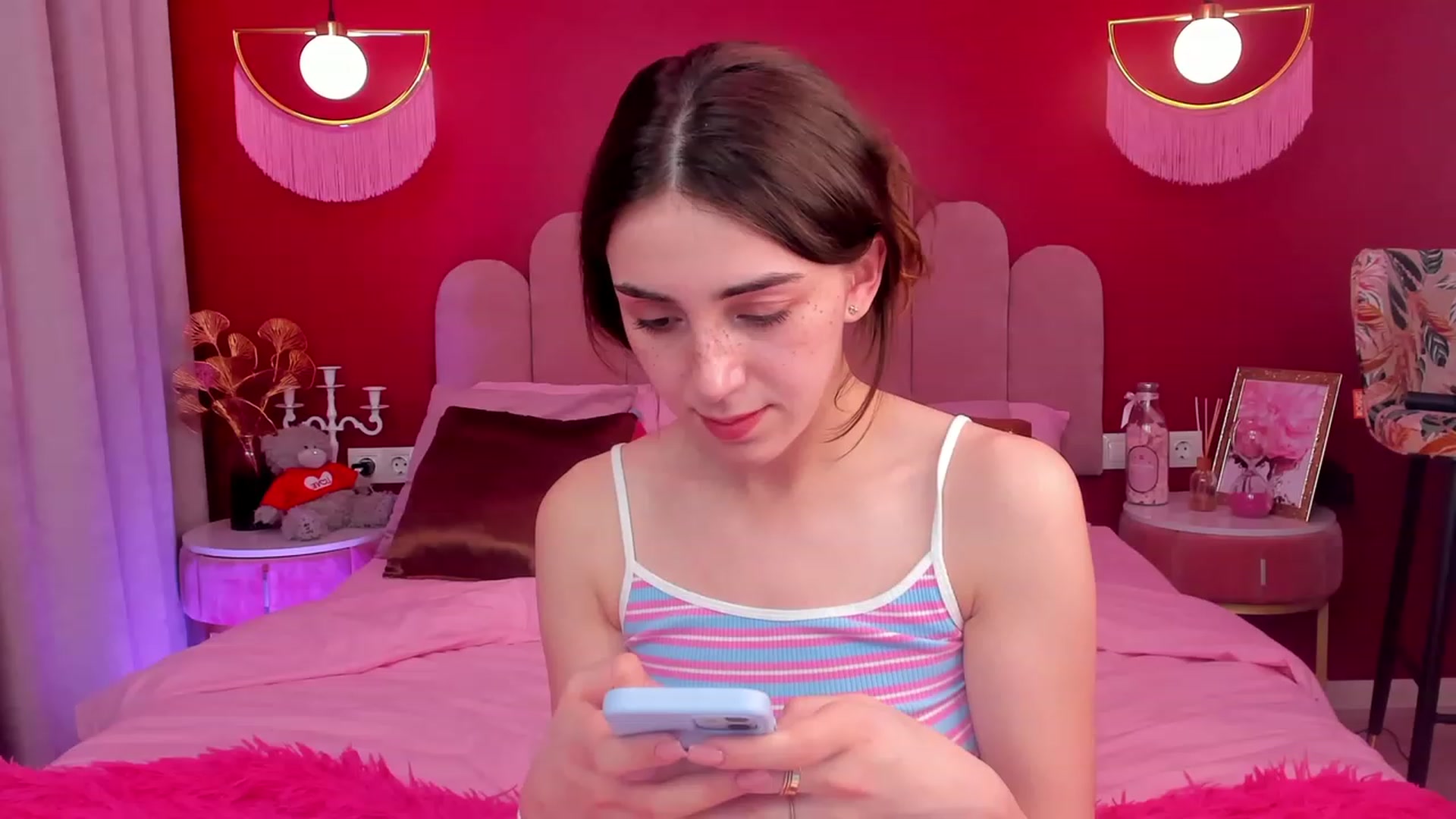 Gallery image thumbnail from ElsaYoung's myfreecams stream on, 04/30/2023, 17:47 image 12 of 20