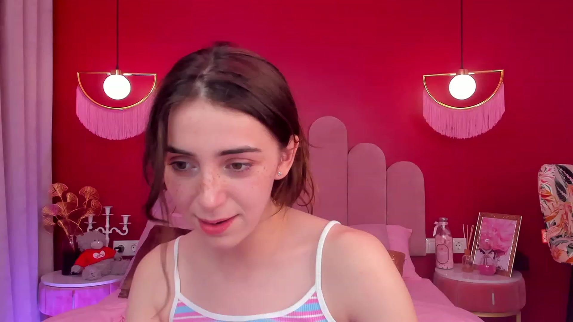 Gallery image thumbnail from ElsaYoung's myfreecams stream on, 04/30/2023, 19:25 image 17 of 20