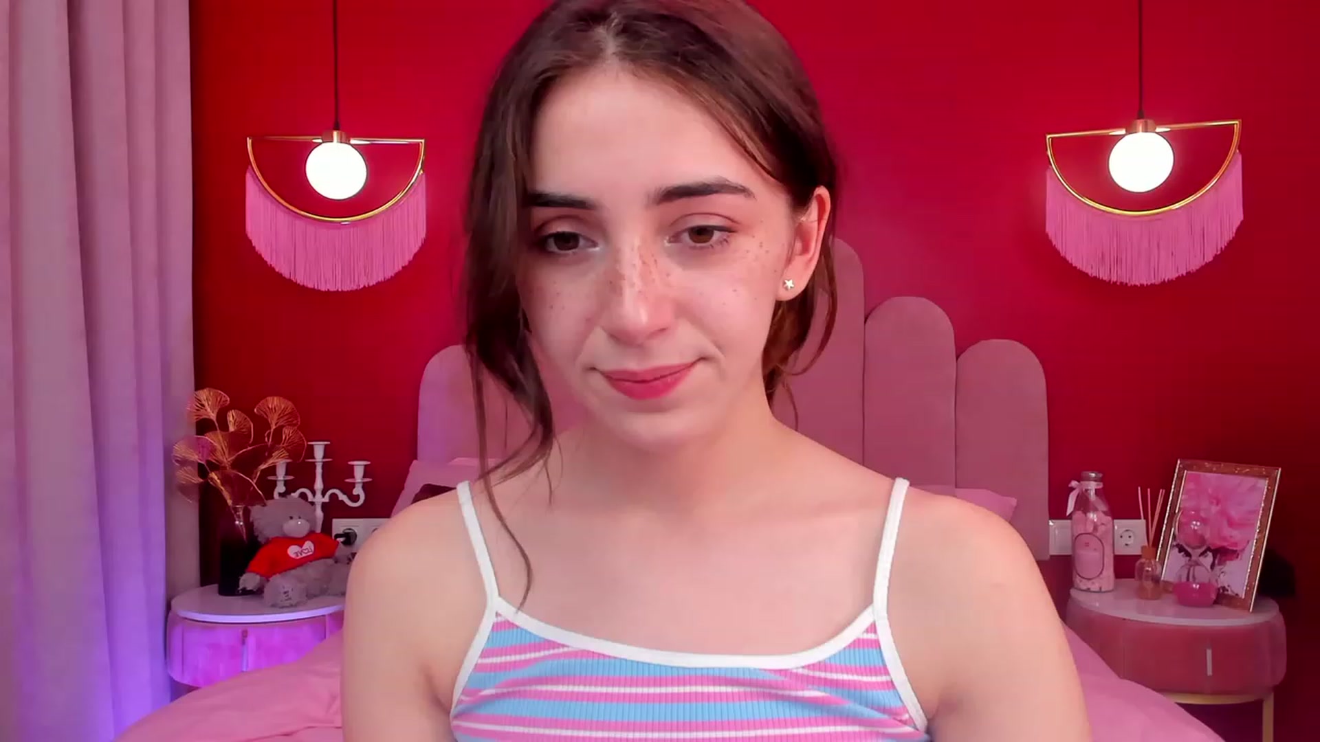 Gallery image thumbnail from ElsaYoung's myfreecams stream on, 04/30/2023, 19:25 image 13 of 20