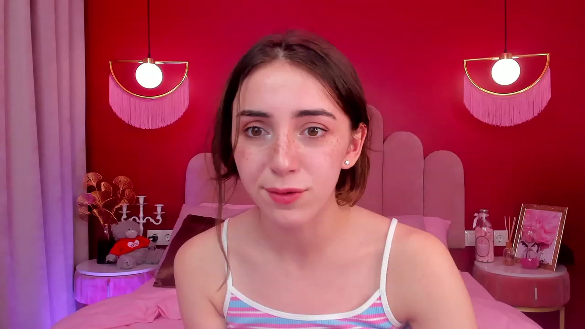 Gallery image thumbnail from ElsaYoung's myfreecams stream on, 04/30/2023, 19:25 image 15 of 20