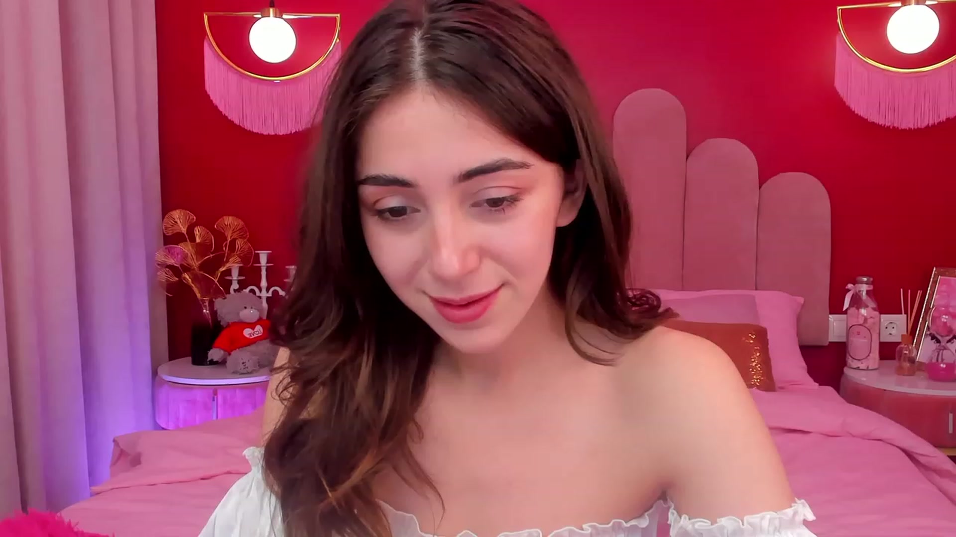 Gallery image thumbnail from ElsaYoung's myfreecams stream on, 05/03/2023, 12:44 image 20 of 20